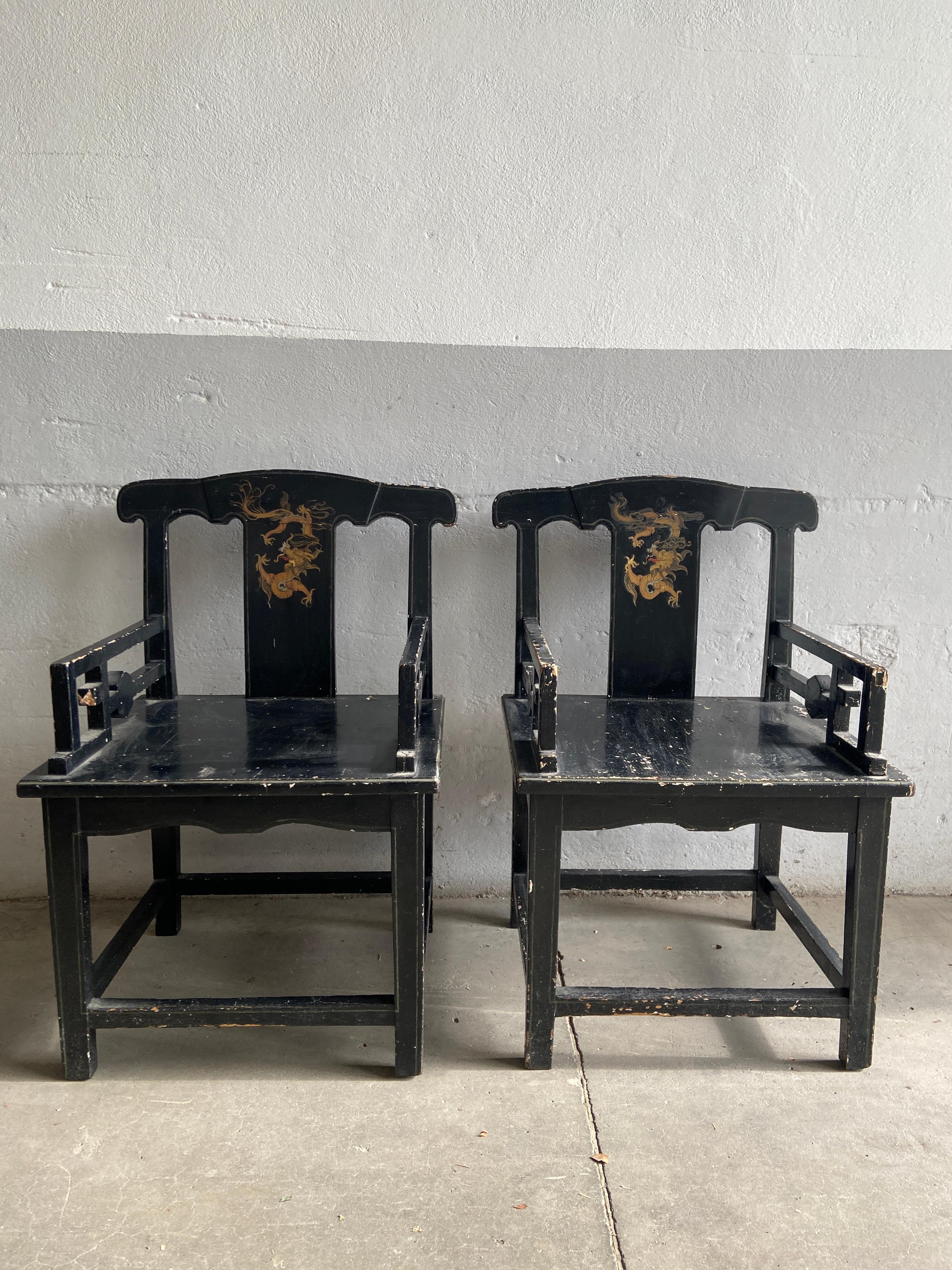 Pair of Chinese Chair in Lacquered Black Wood and Gold from Late 19th Century In Good Condition For Sale In Prato, IT