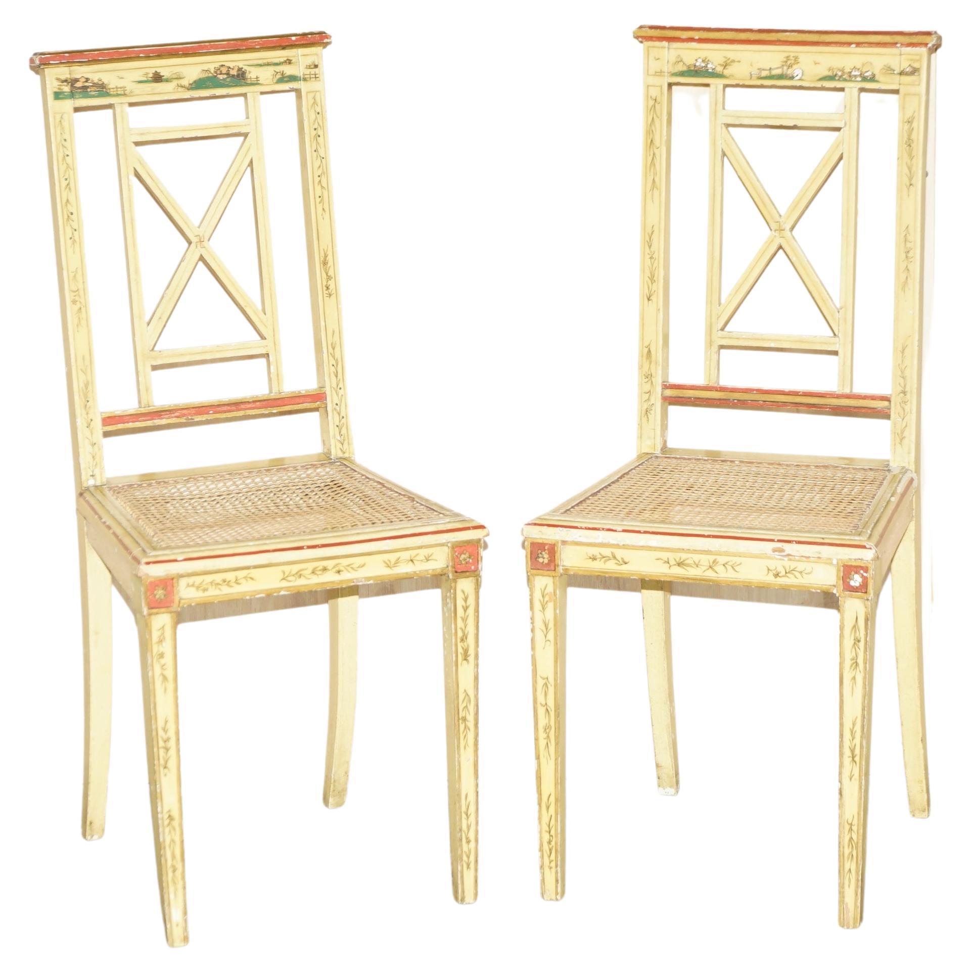 Paire de chaises Bergères chinoises de style chinoiseries, peintes à la main et laquées