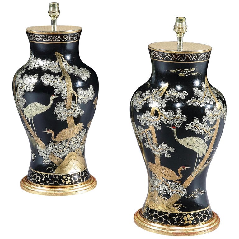 Pair of Chinese Chinoiserie Gold and Black Lacquered Table Lamps For