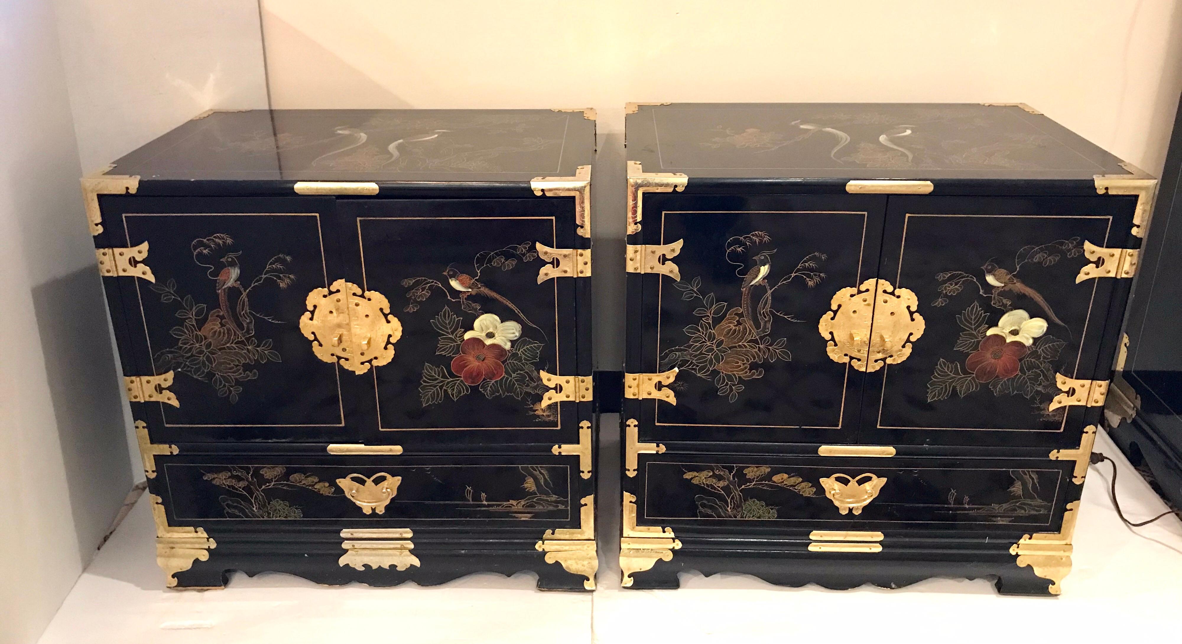 Pair of Chinese Chinoiserie Midcentury Black Lacquer Nightstands with Mirrors 5