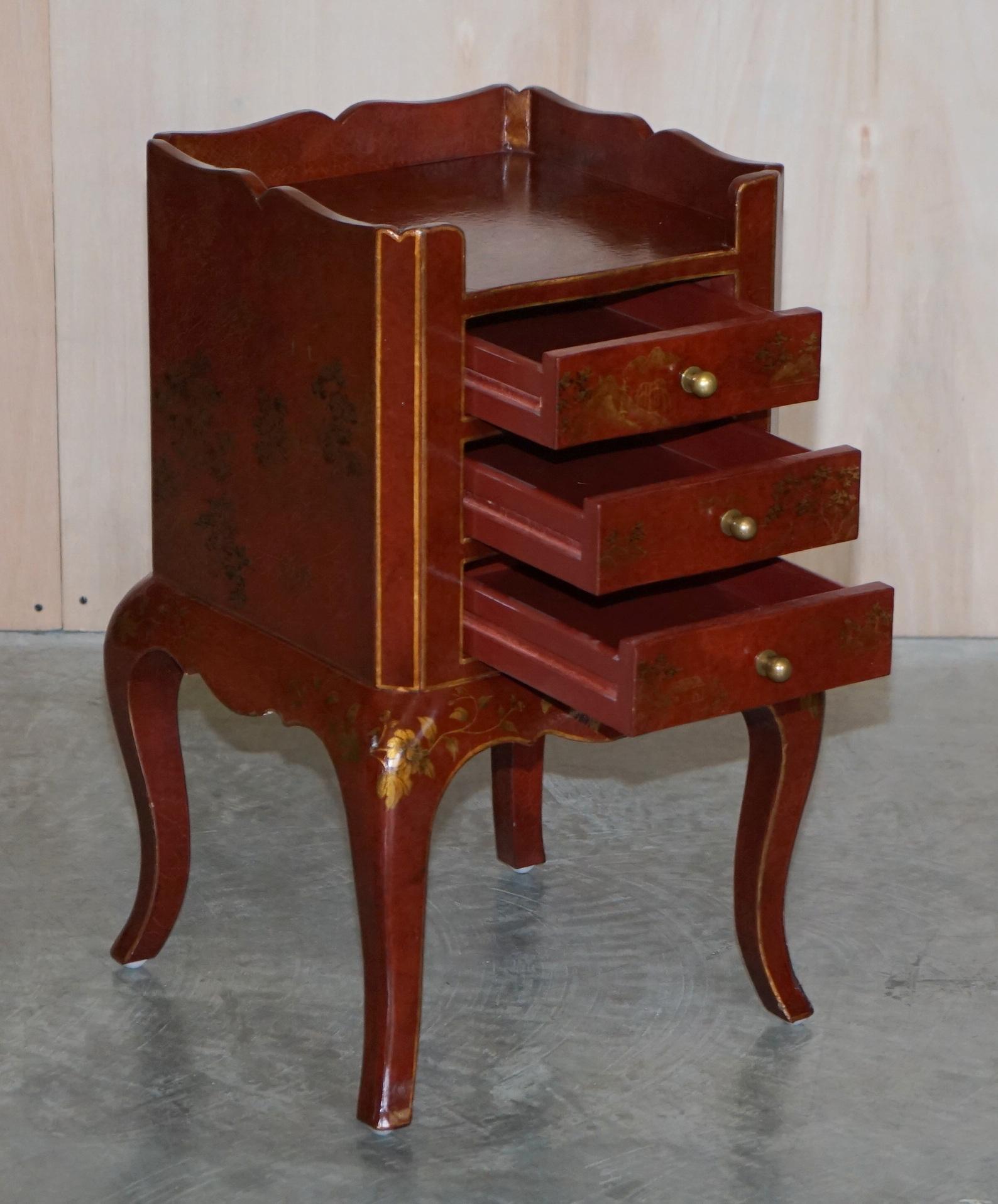 Pair of Chinese Chinoiserie Red Lacquer Three Drawer Bedside / Side Lamp Tables For Sale 4