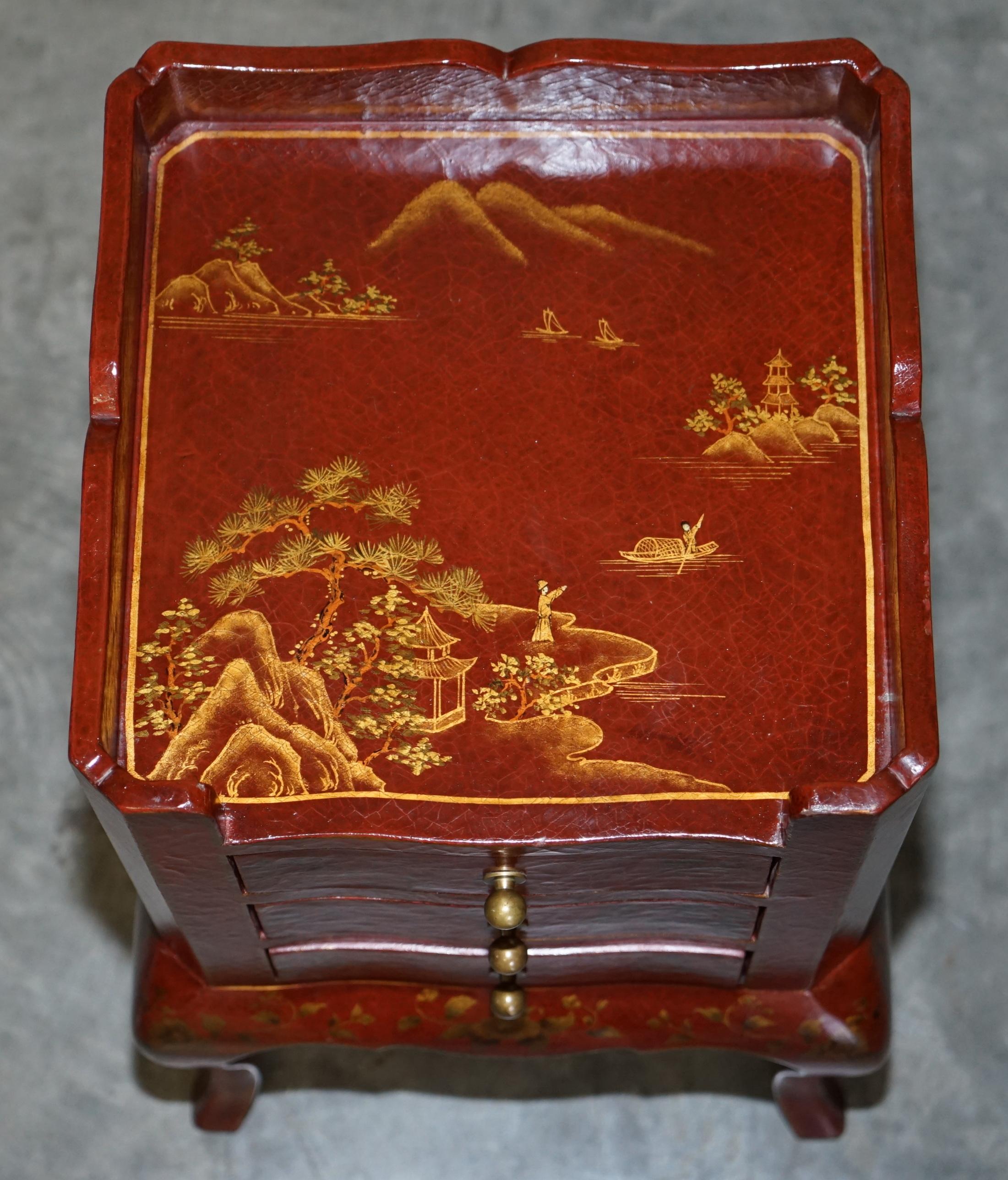 Pair of Chinese Chinoiserie Red Lacquer Three Drawer Bedside / Side Lamp Tables For Sale 10