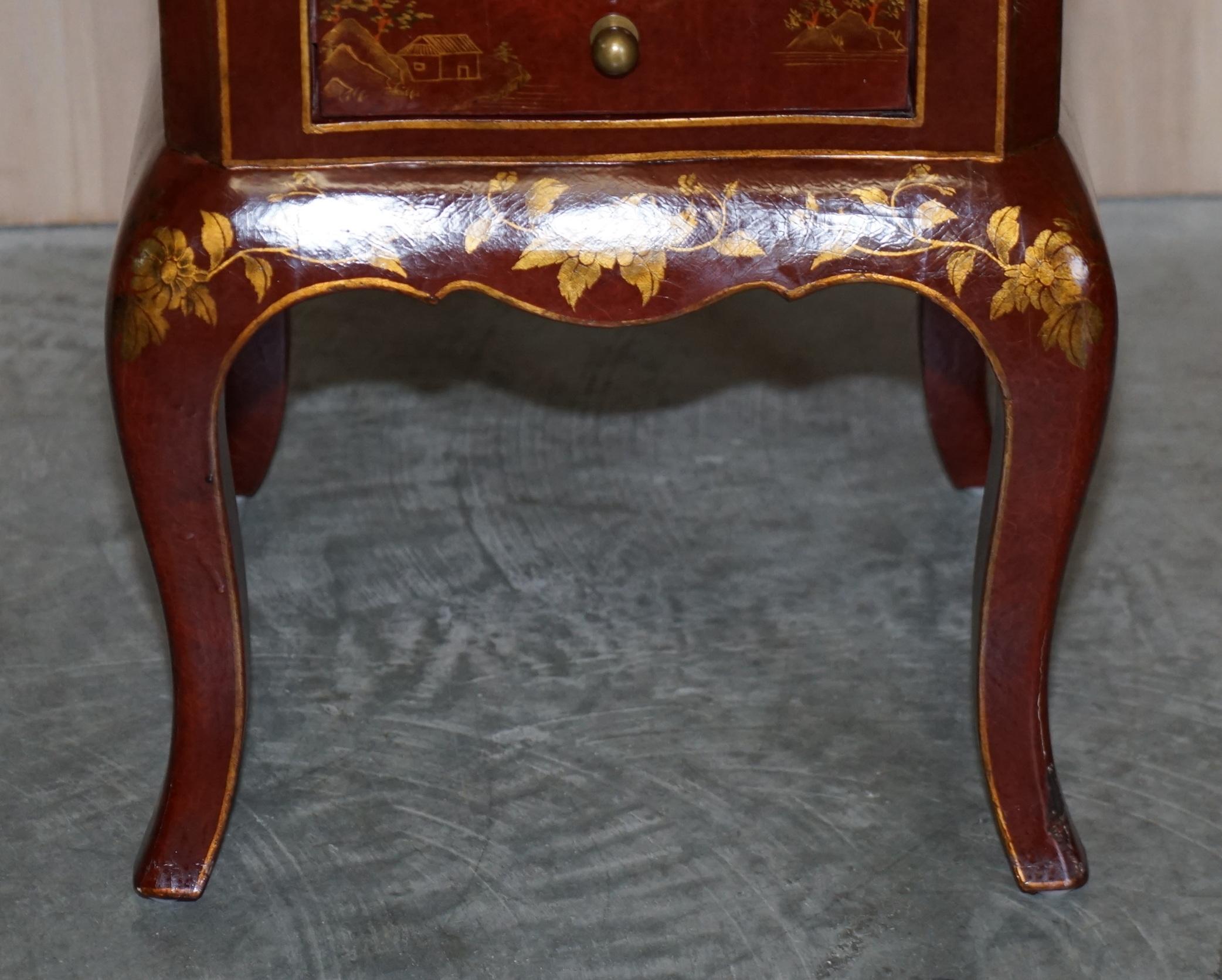 20th Century Pair of Chinese Chinoiserie Red Lacquer Three Drawer Bedside / Side Lamp Tables For Sale
