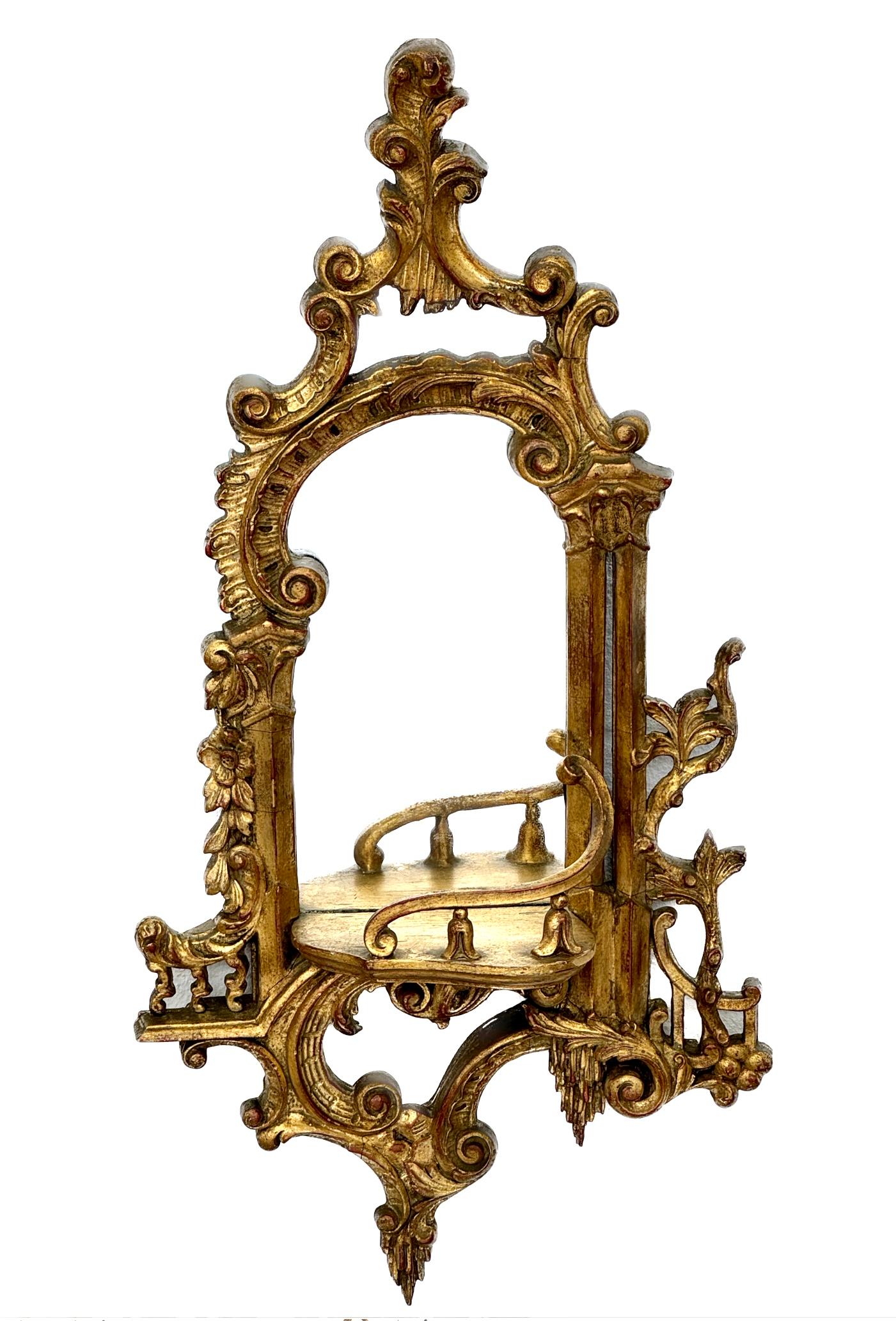 English Pair Of Chinese Chippendale Gilt Mirrored Wall Brackets For Sale