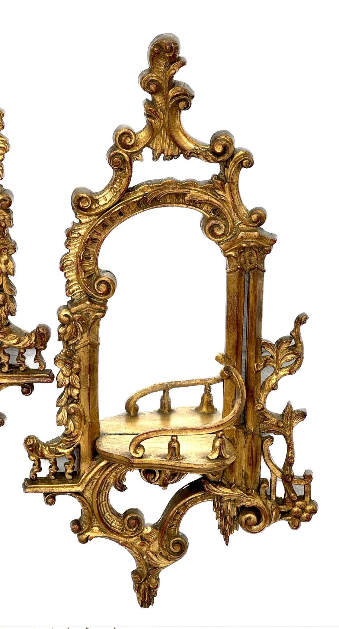 19th Century Pair Of Chinese Chippendale Gilt Mirrored Wall Brackets For Sale