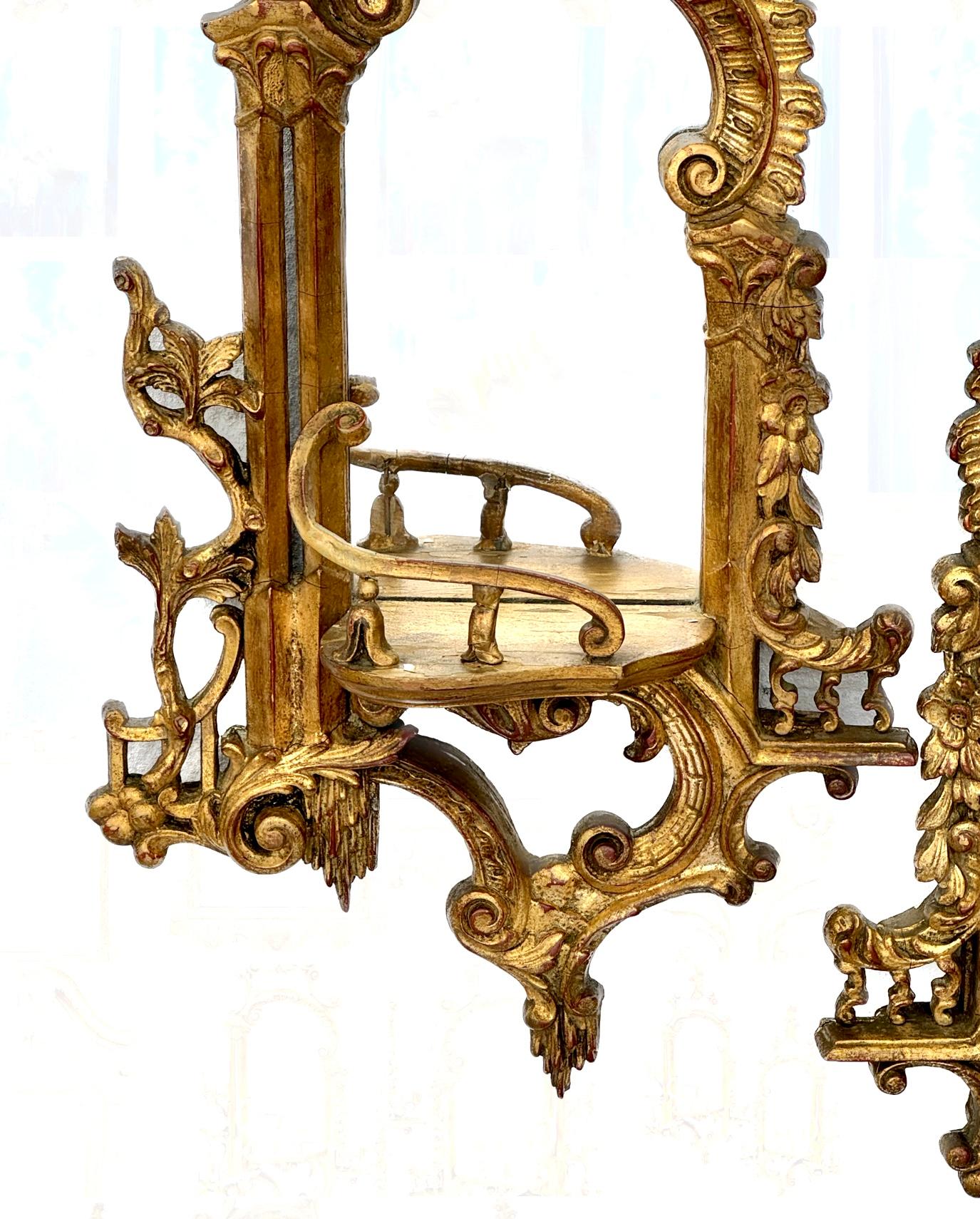Miroir Paire de supports muraux Chippendale chinois à miroir doré