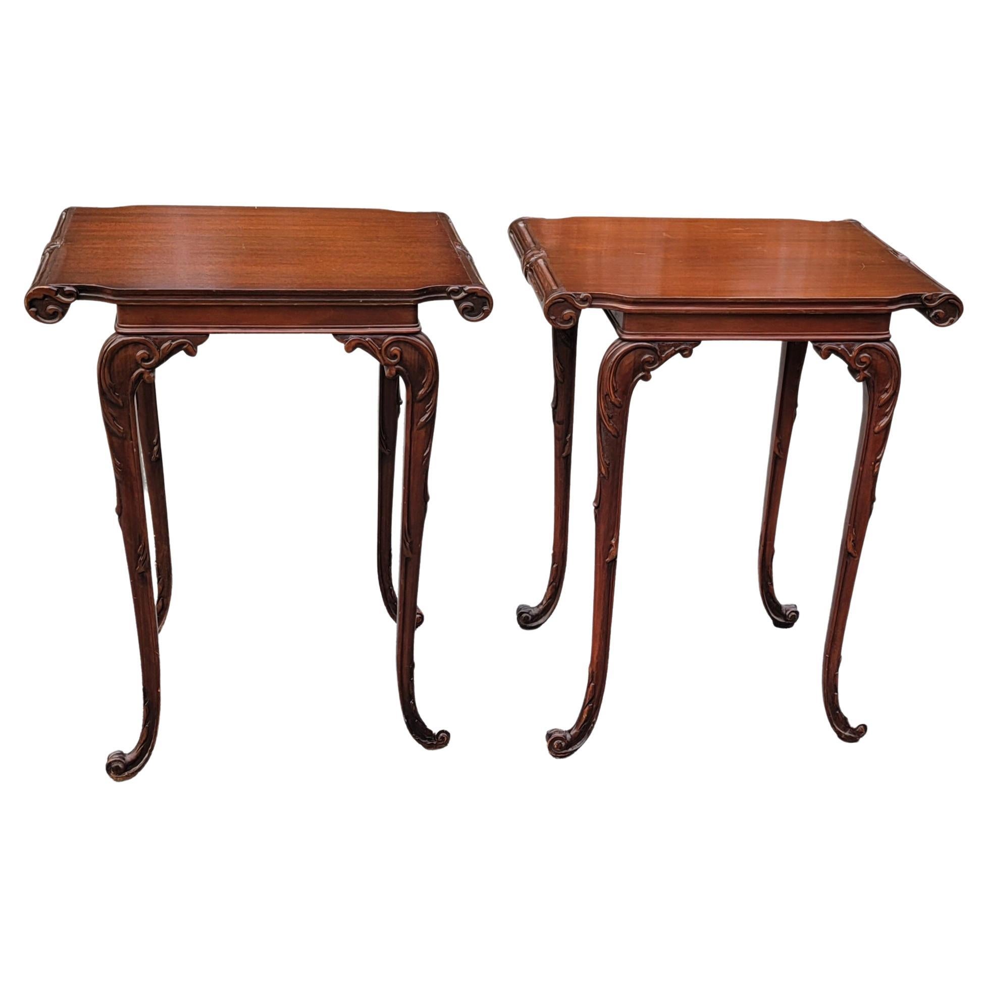 An exquisite pair of Chinese Chippendale style Mahogany End Tables with beautiful carvings.
Very finely crafted. Very good vintage condition.
Measure 22