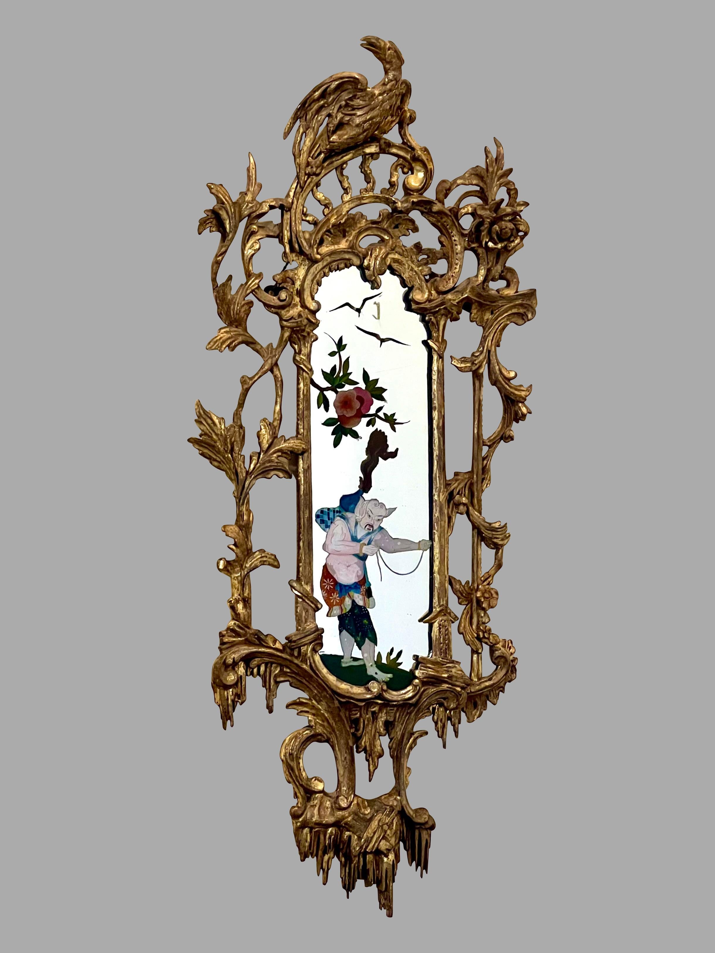 Pareja de Girándolas Chinas Estilo Chippendale con Decoración Pintada al Reverso Chippendale chino en venta