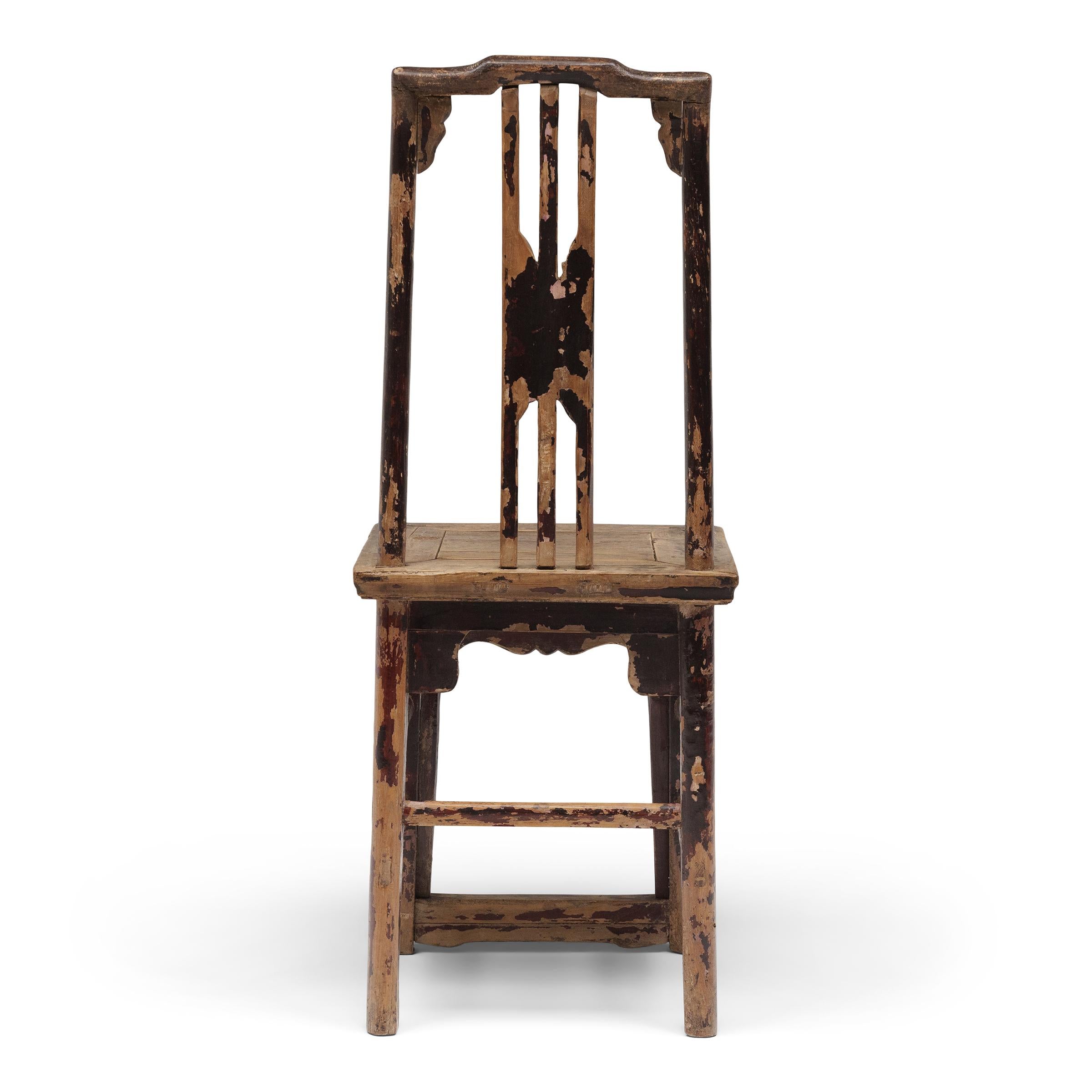 Sculpté à la main Paire de chaises de dame chinoises en chrysanthème, vers 1800 en vente