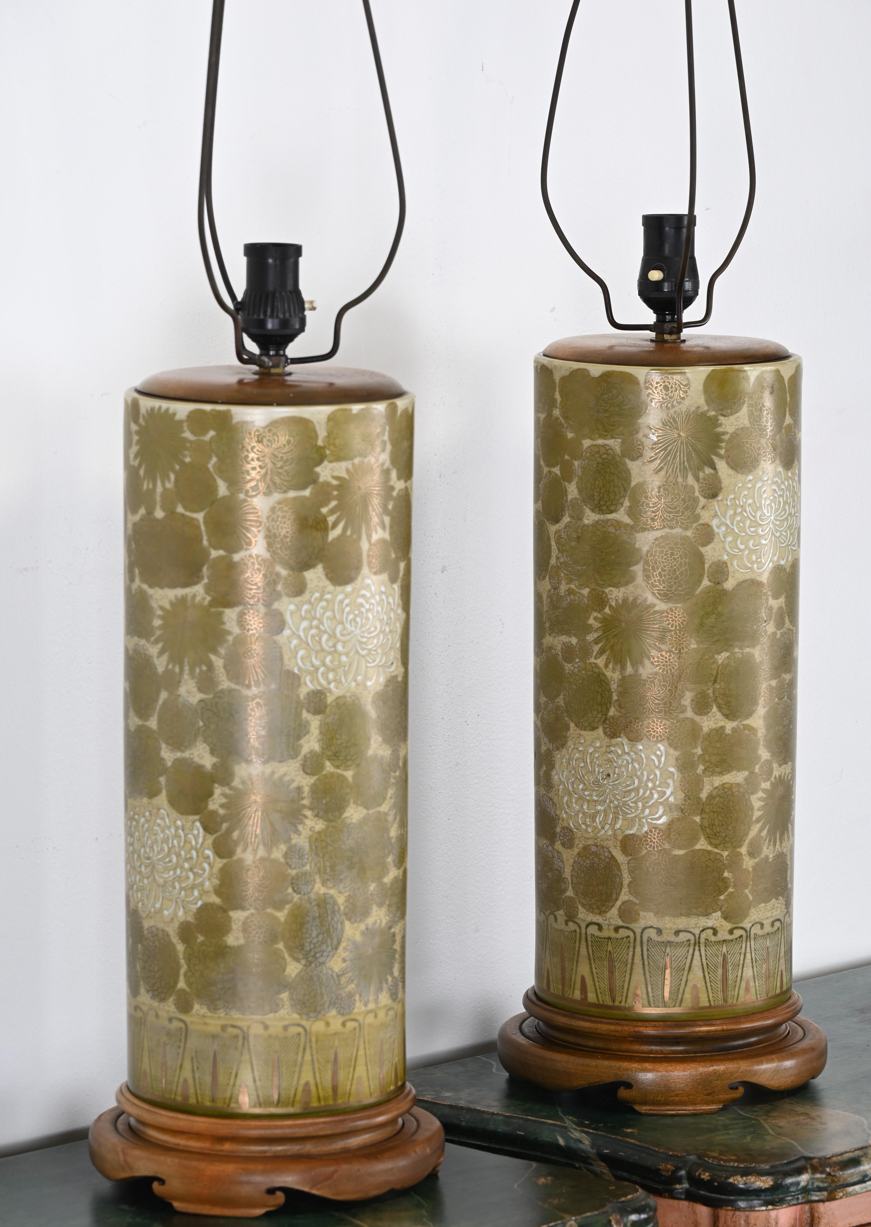 Pareja de lámparas chinas de crisantemos, años 40 mediados del siglo XX en venta