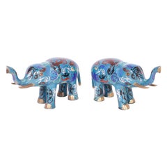 Paire d'éléphants chinois cloisonnés