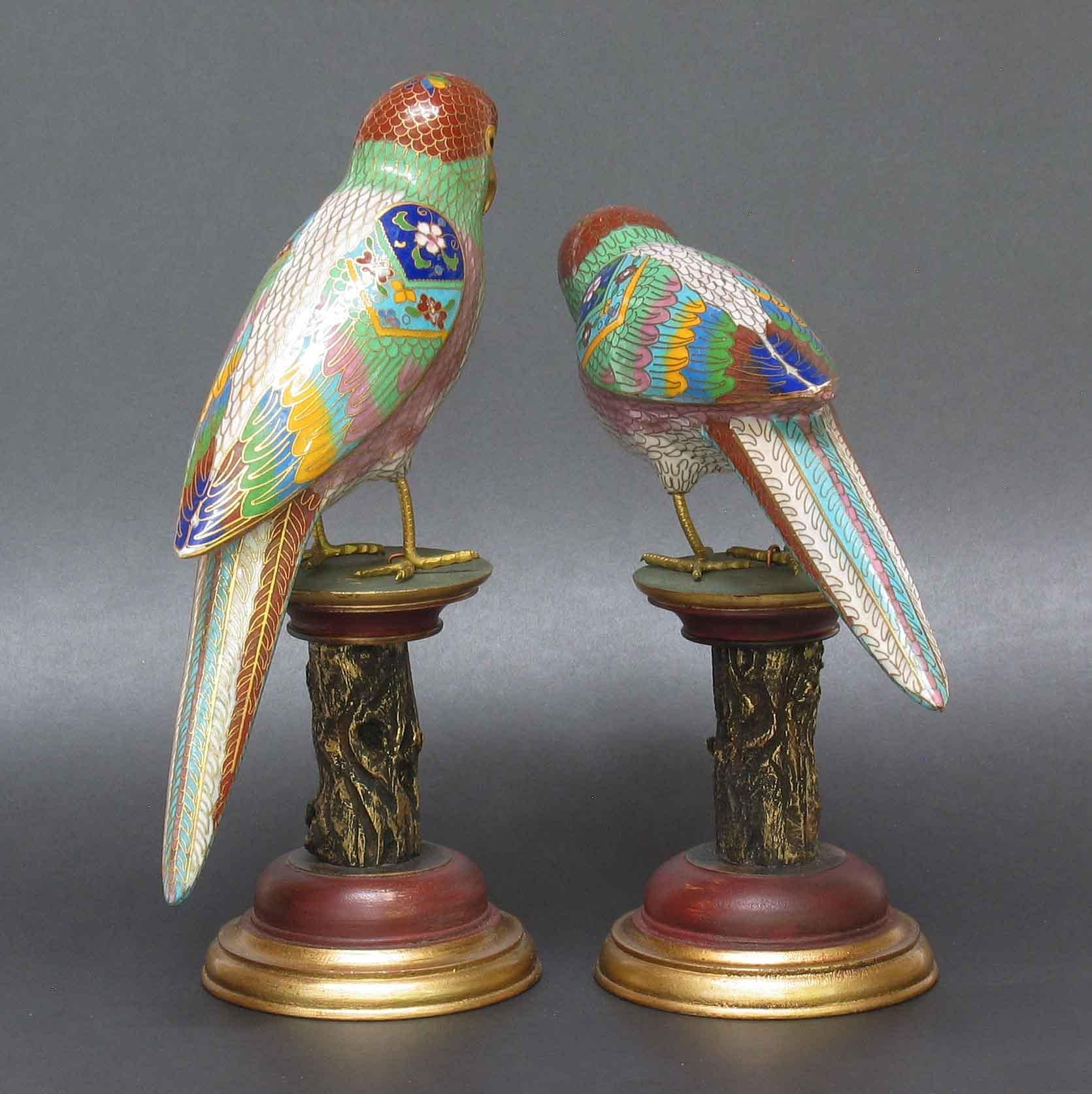 Cloissoné Pair of Chinese Cloisonne Enamel Parrots on Stands 1st half of 20th Century For Sale