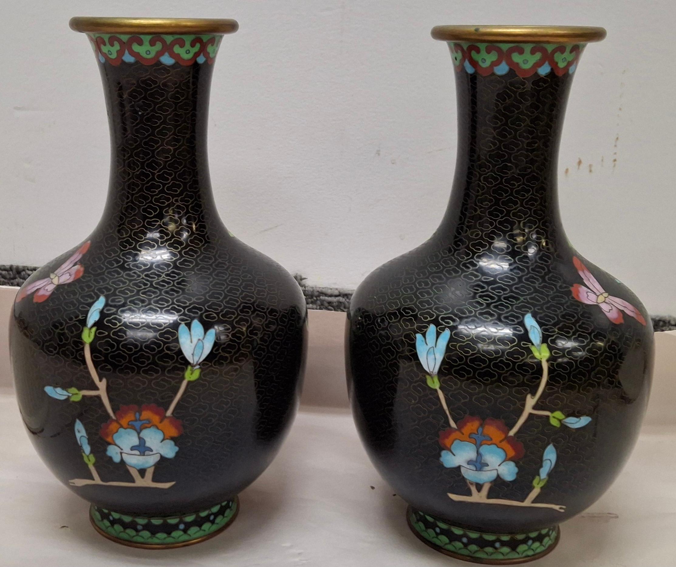 Pair of Chinese Cloisonne Enamel Vases In Good Condition For Sale In Germantown, MD