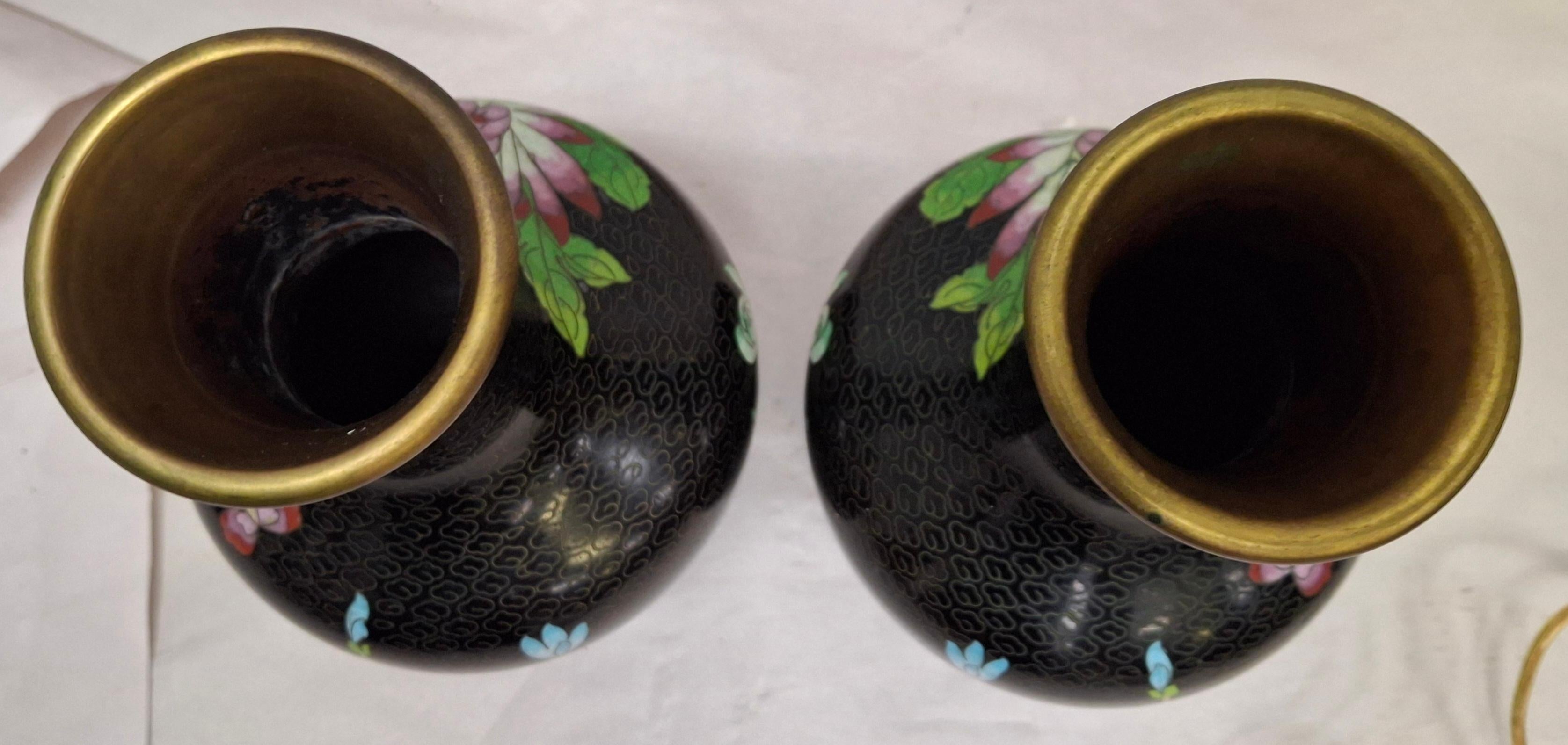 20th Century Pair of Chinese Cloisonne Enamel Vases For Sale