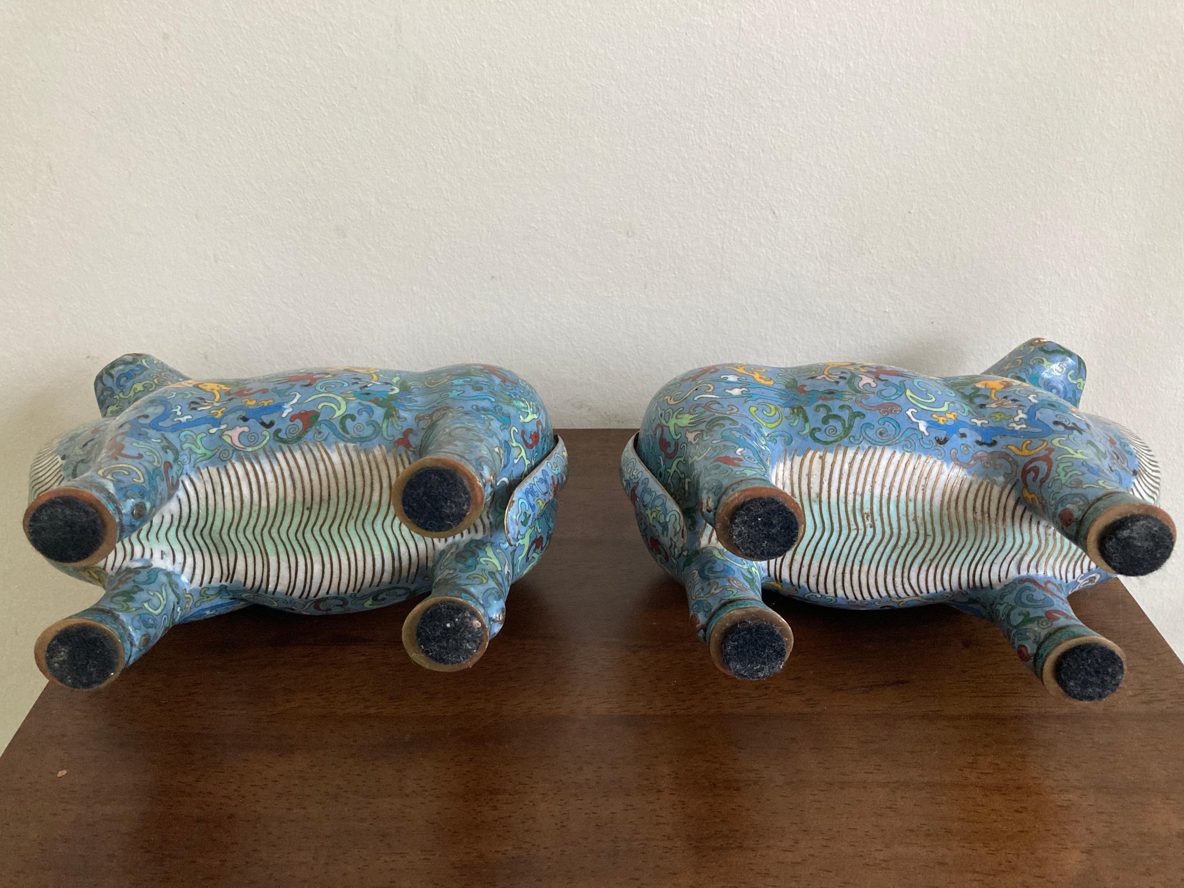 Coppia di vasi cinesi cloisonné a forma di lama in vendita 4