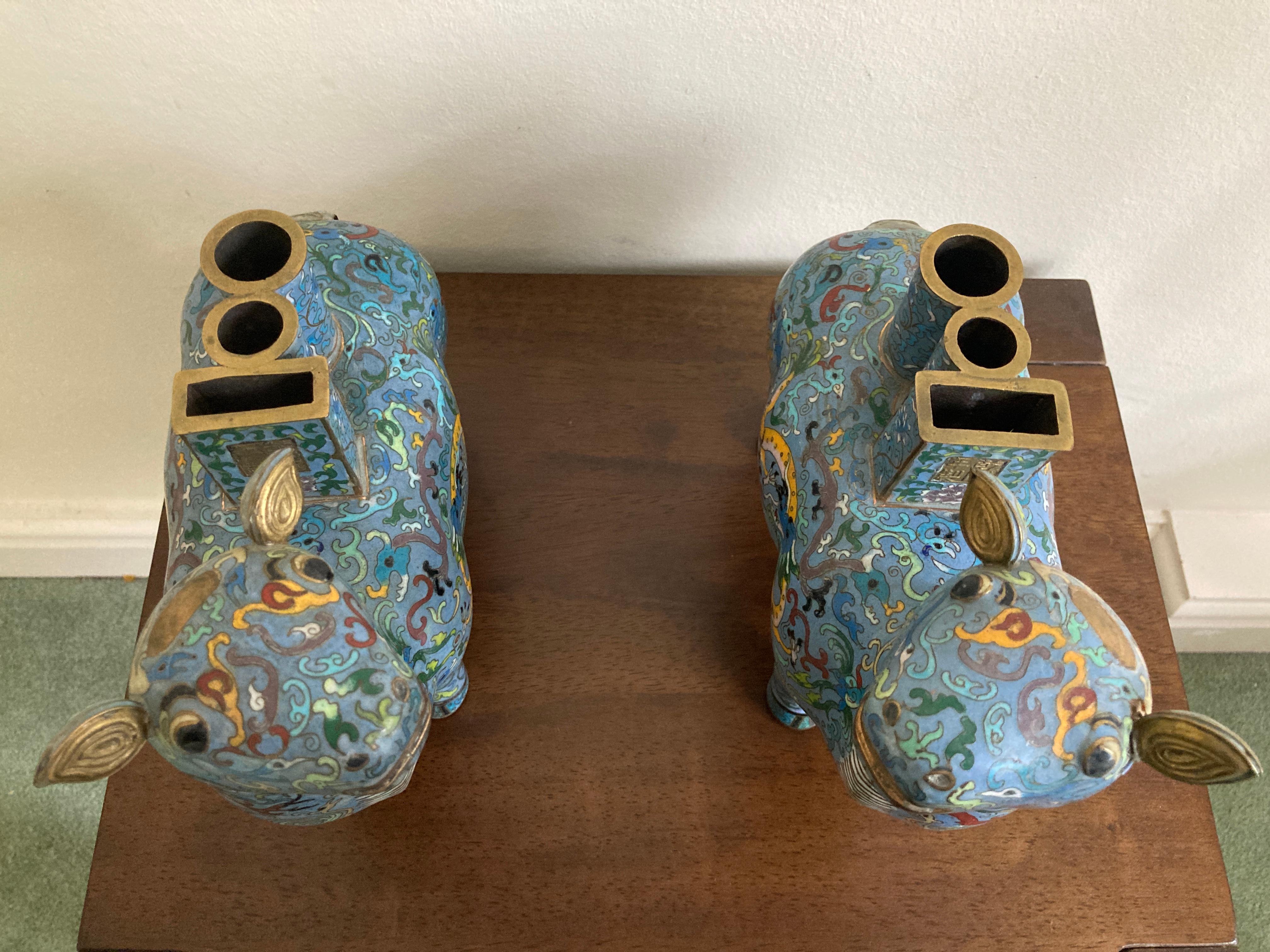 Coppia di vasi cinesi cloisonné a forma di lama in vendita 5
