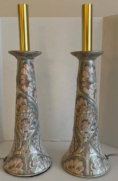 Paar chinesische Cloisonné-Kerzenleuchter aus marmorierter Keramik
