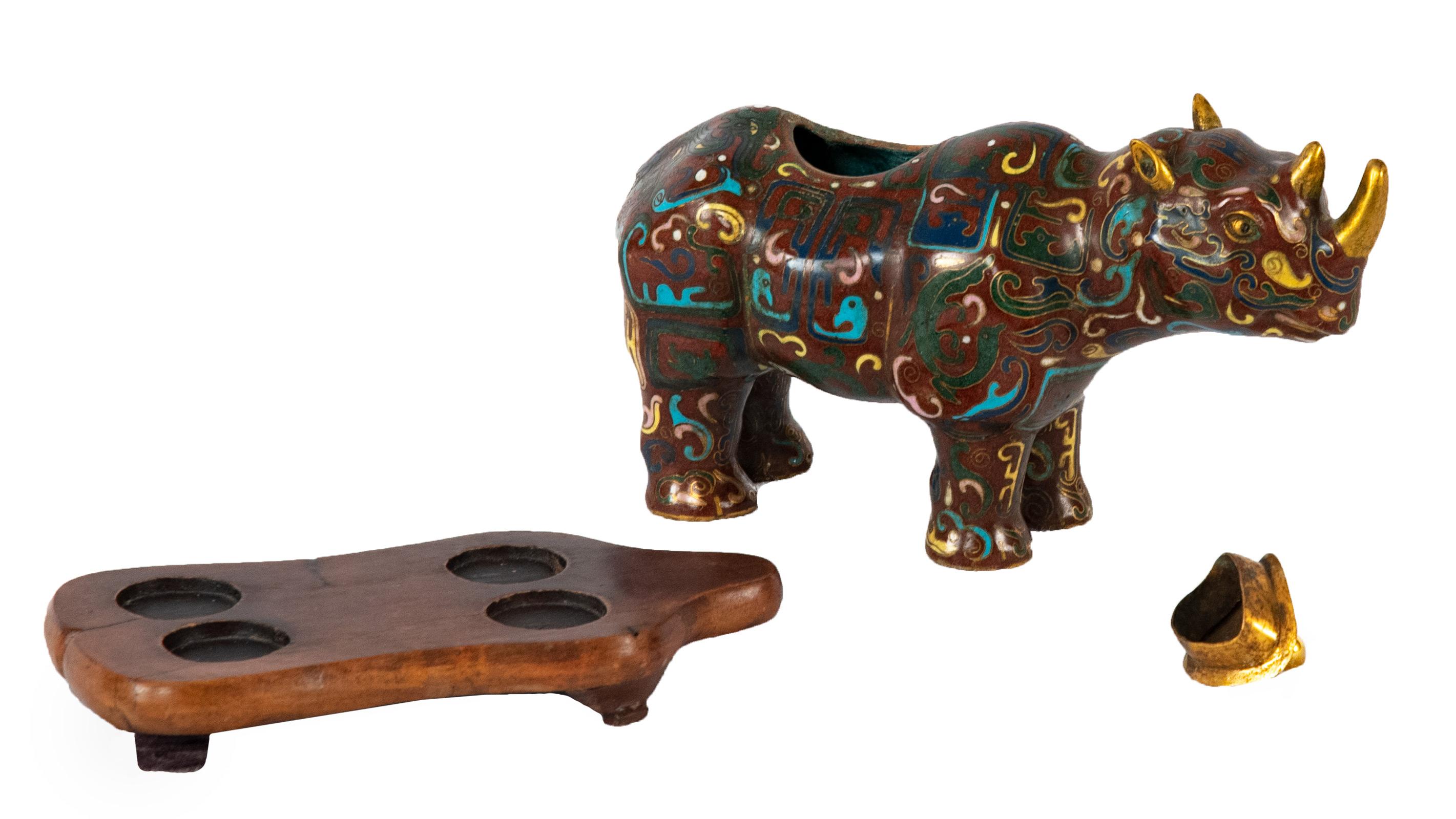Cloissoné Pair of Chinese Cloisonné Rhinoceros-form Water Pots, Qing Dynasty For Sale