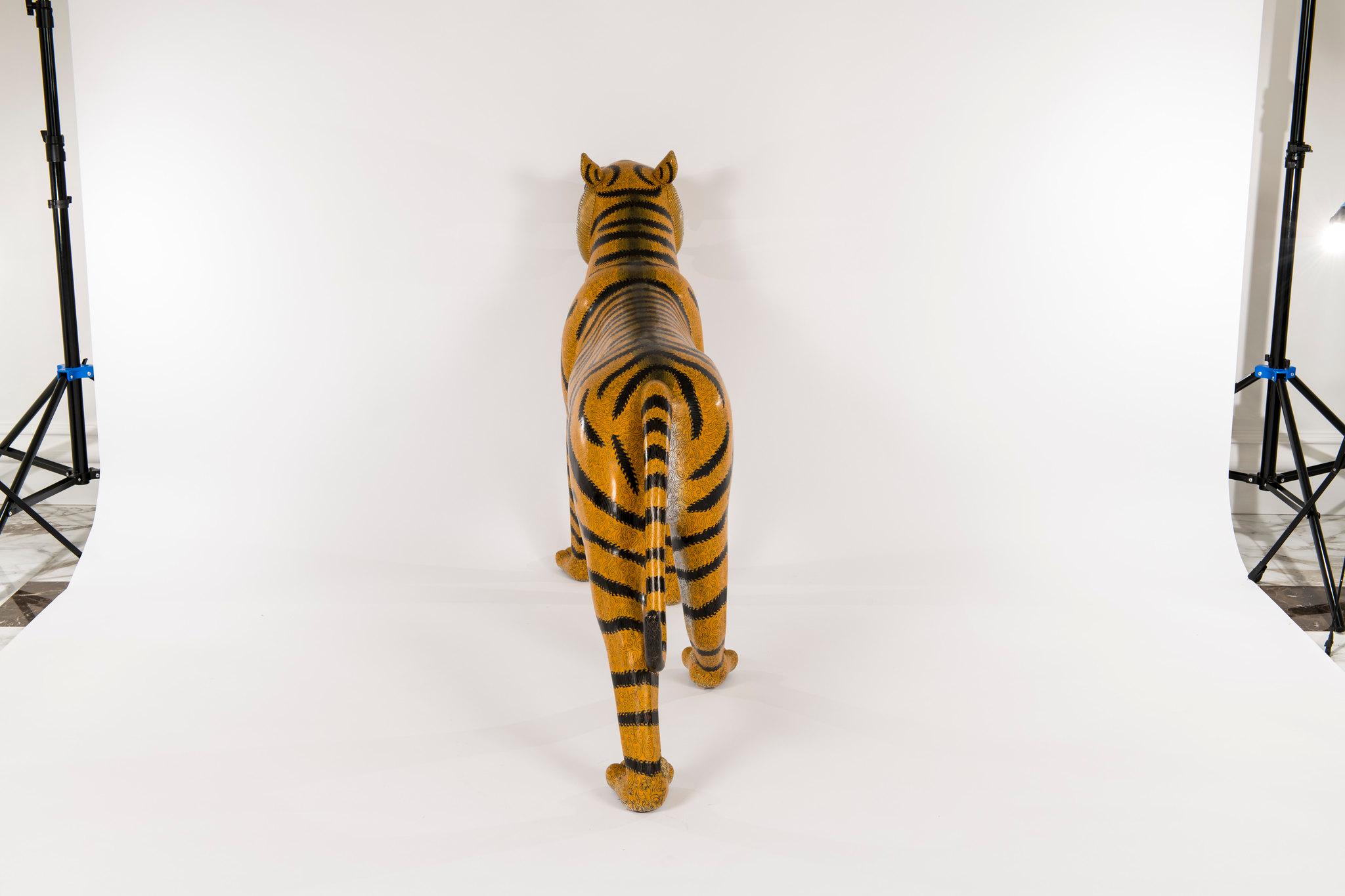 Pareja de tigres chinos de cloisonné en venta 6