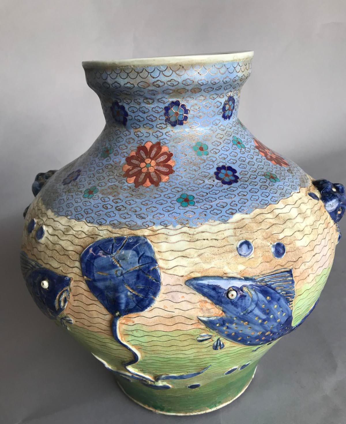 Paar chinesische Cloisonné-Vasen (Keramik) im Angebot