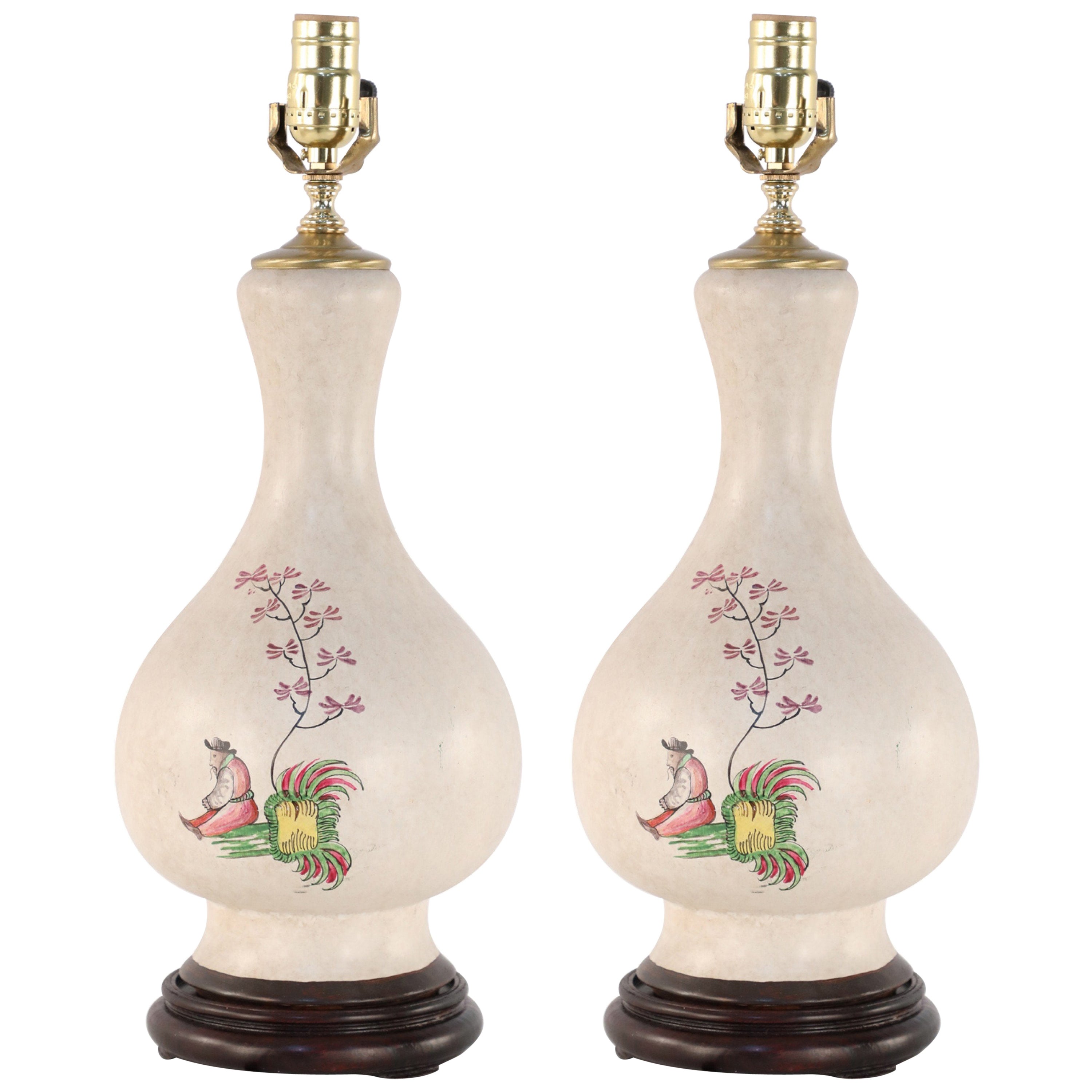 Pareja de lámparas de sobremesa chinas con diseño de balancín en crema