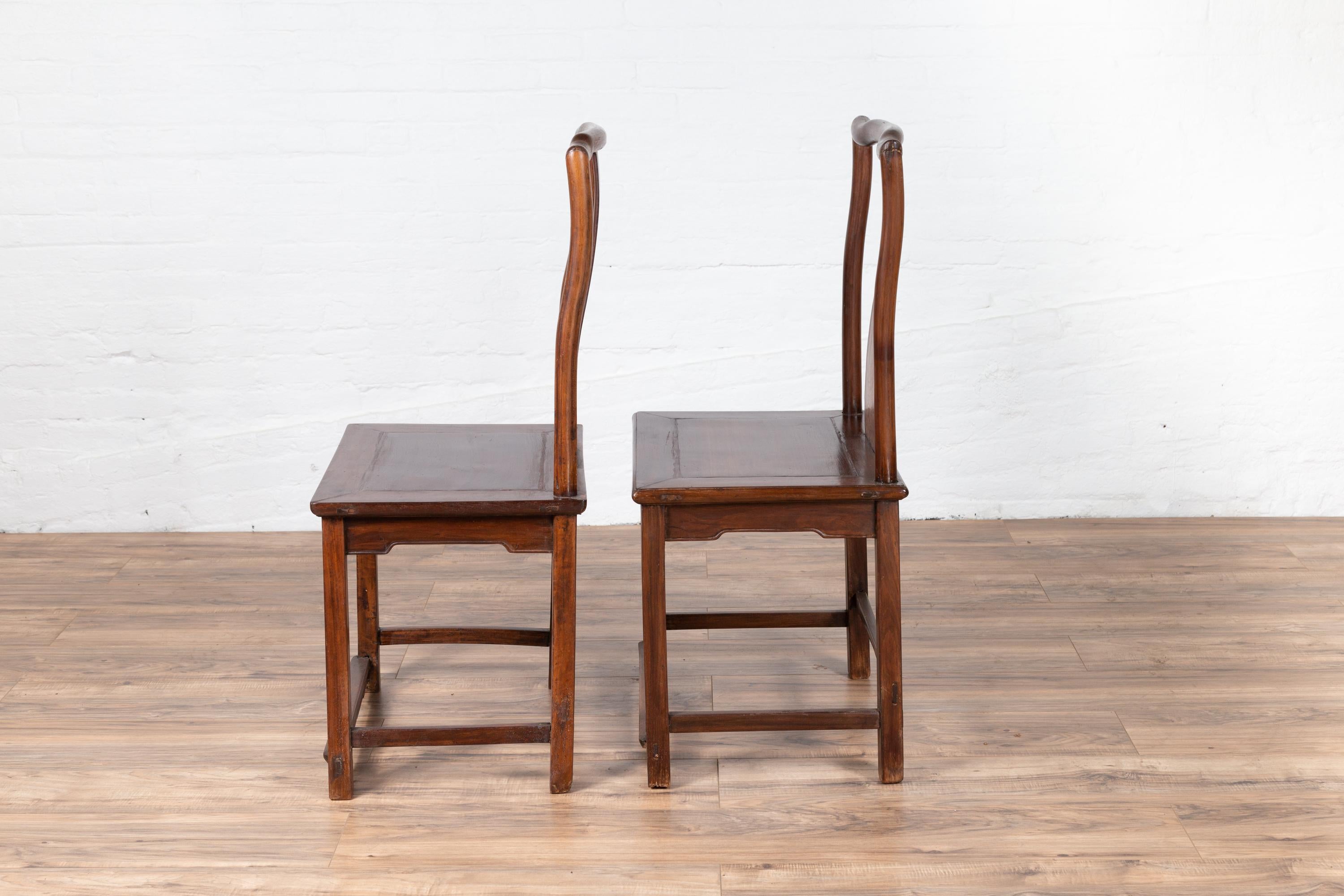 Pair of Chinese Elm Dark Patina Scholar's Ceremonial Chairs with Sinuous Splats For Sale 11