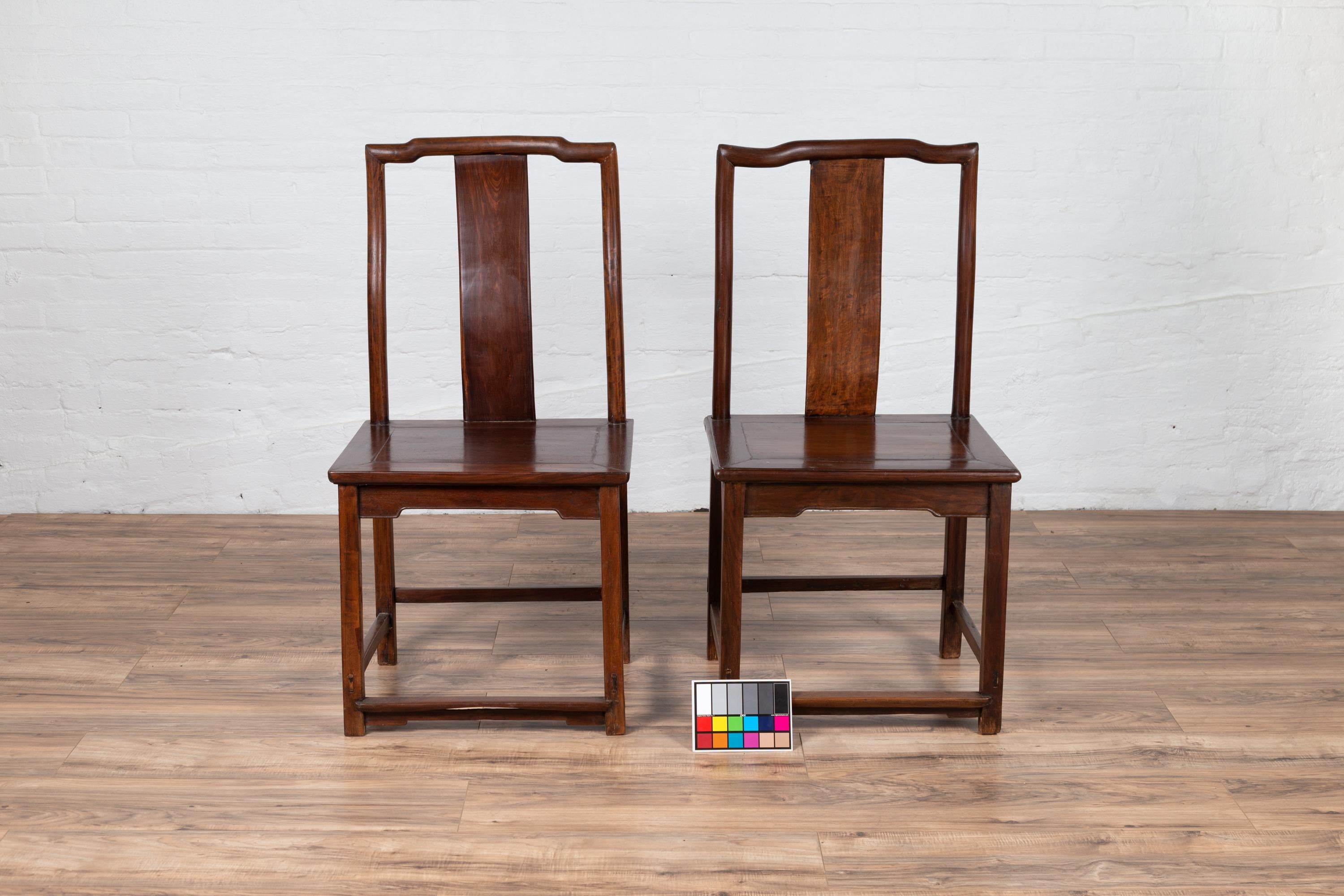 Pair of Chinese Elm Dark Patina Scholar's Ceremonial Chairs with Sinuous Splats For Sale 15