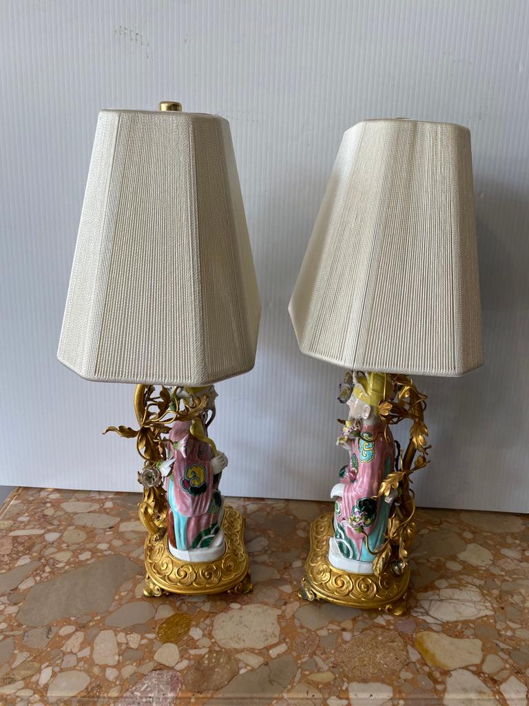 Early 19th Century Pair of Chinese Export Bronze Dor'a Porcelain Lamps For Sale