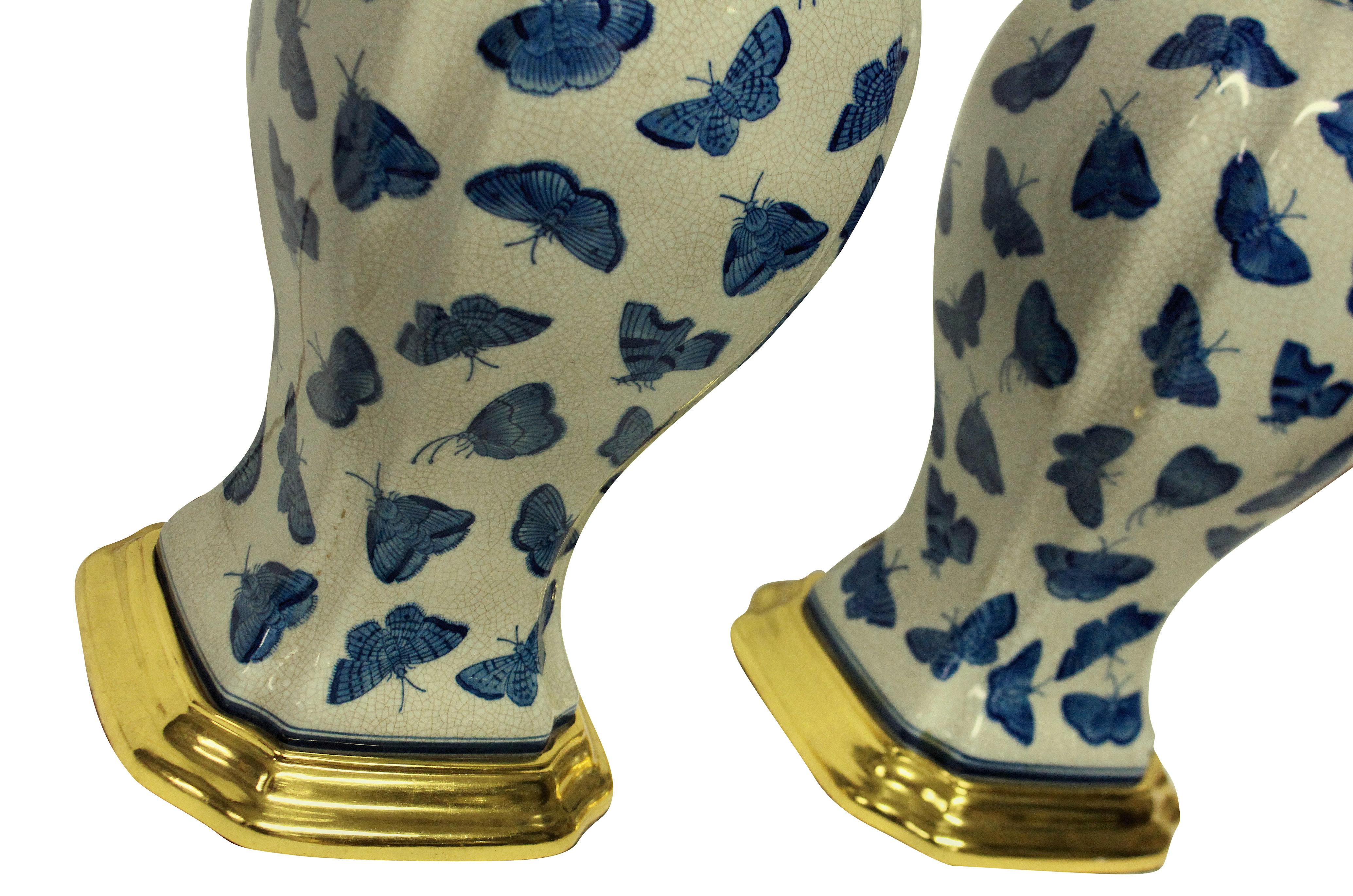 Pair of Chinese Export Butterfly Pattern Table Lamps In Good Condition In London, GB