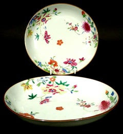 Coppia di piatti in porcellana celadon da esportazione cinese, periodo Qianlong (1736-1795)