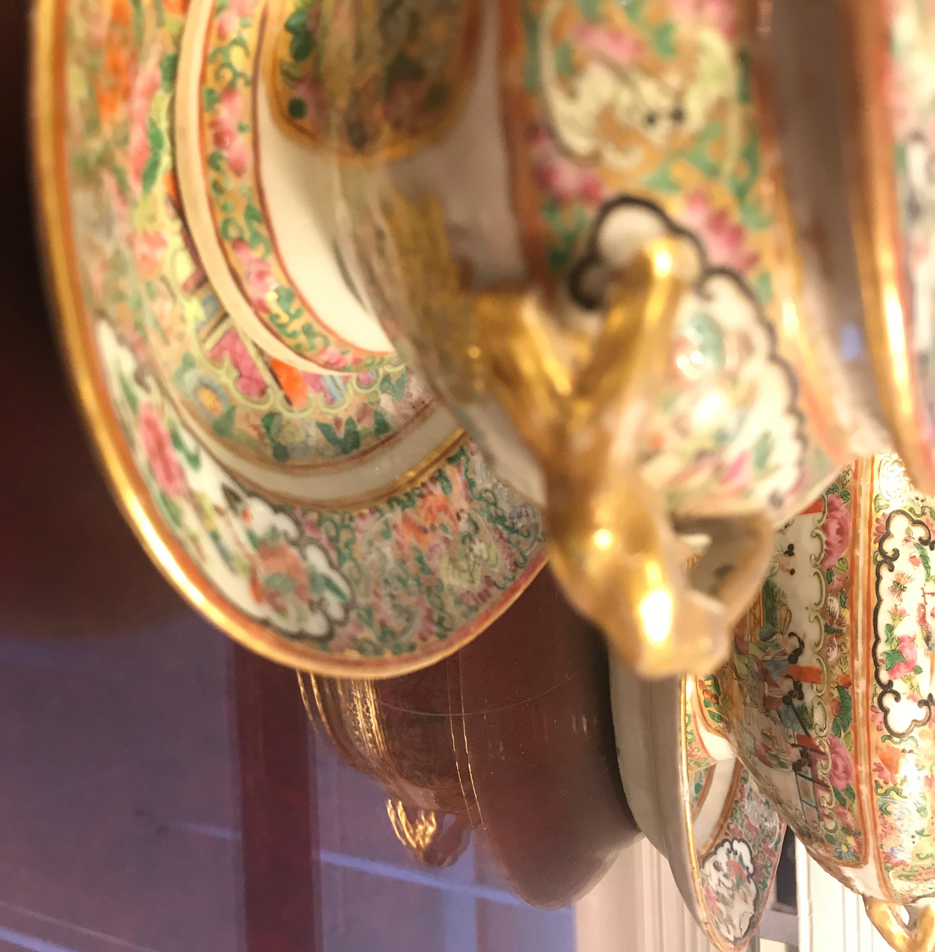 Pair of Chinese Export Covered Sauce Tureen with Underplates 5