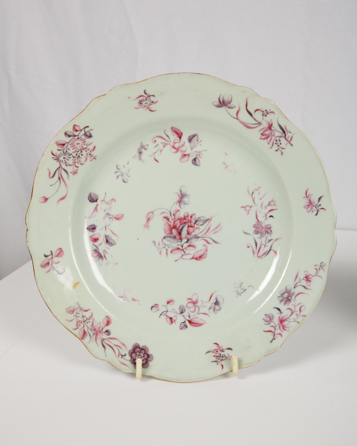 Hand-Painted Pair of Chinese Export Famille Rose Dessert Plates circa 1750 For Sale