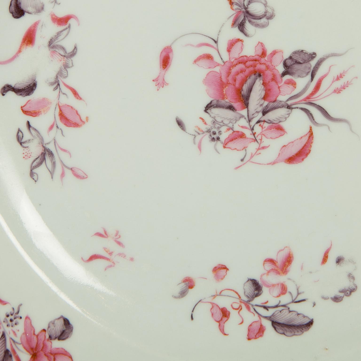 Mid-18th Century Pair of Chinese Export Famille Rose Dessert Plates circa 1750 For Sale