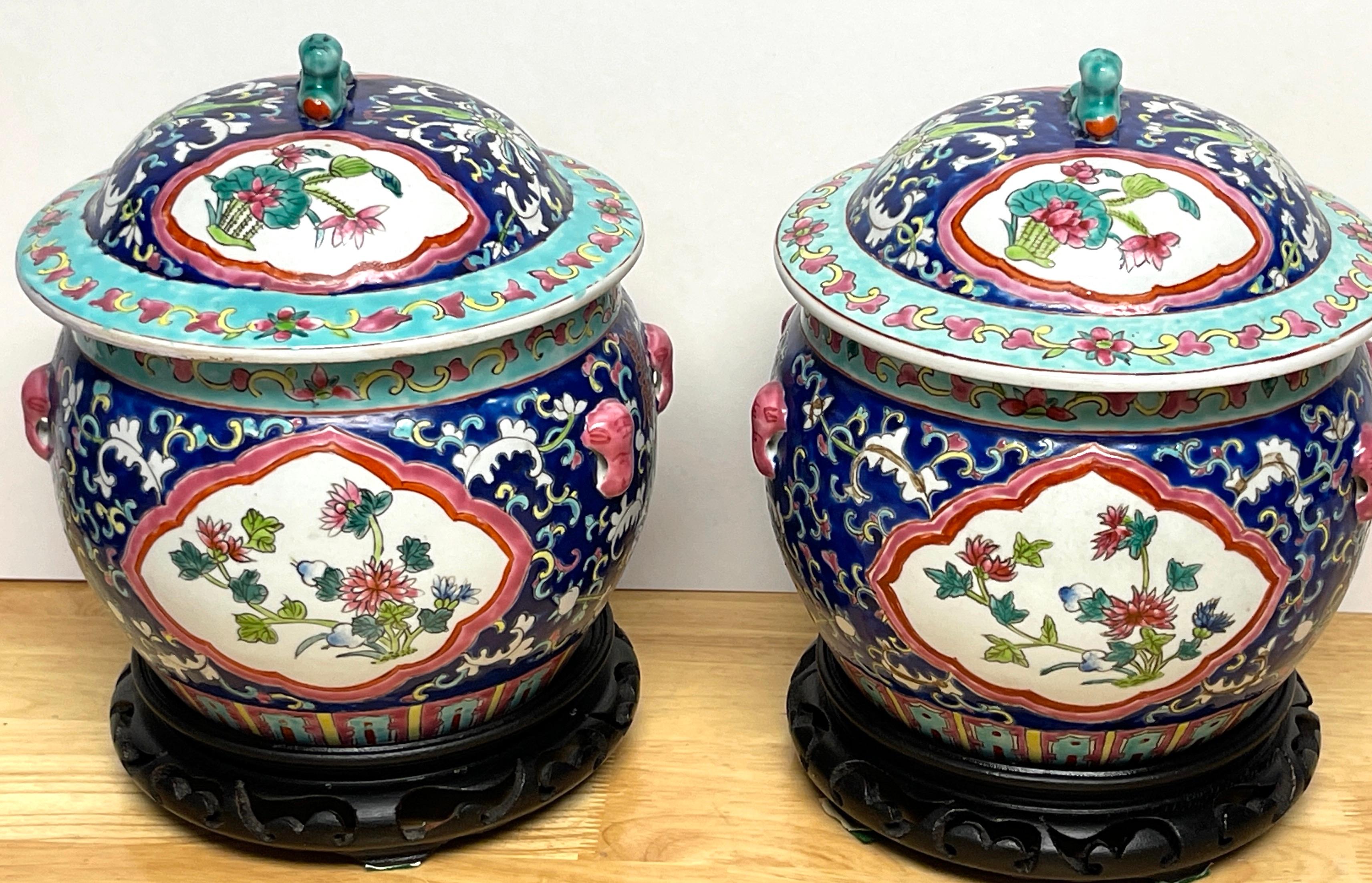 Carved Pair of Chinese Export Famille-Rose Enameled Covered Urns & Stands  For Sale