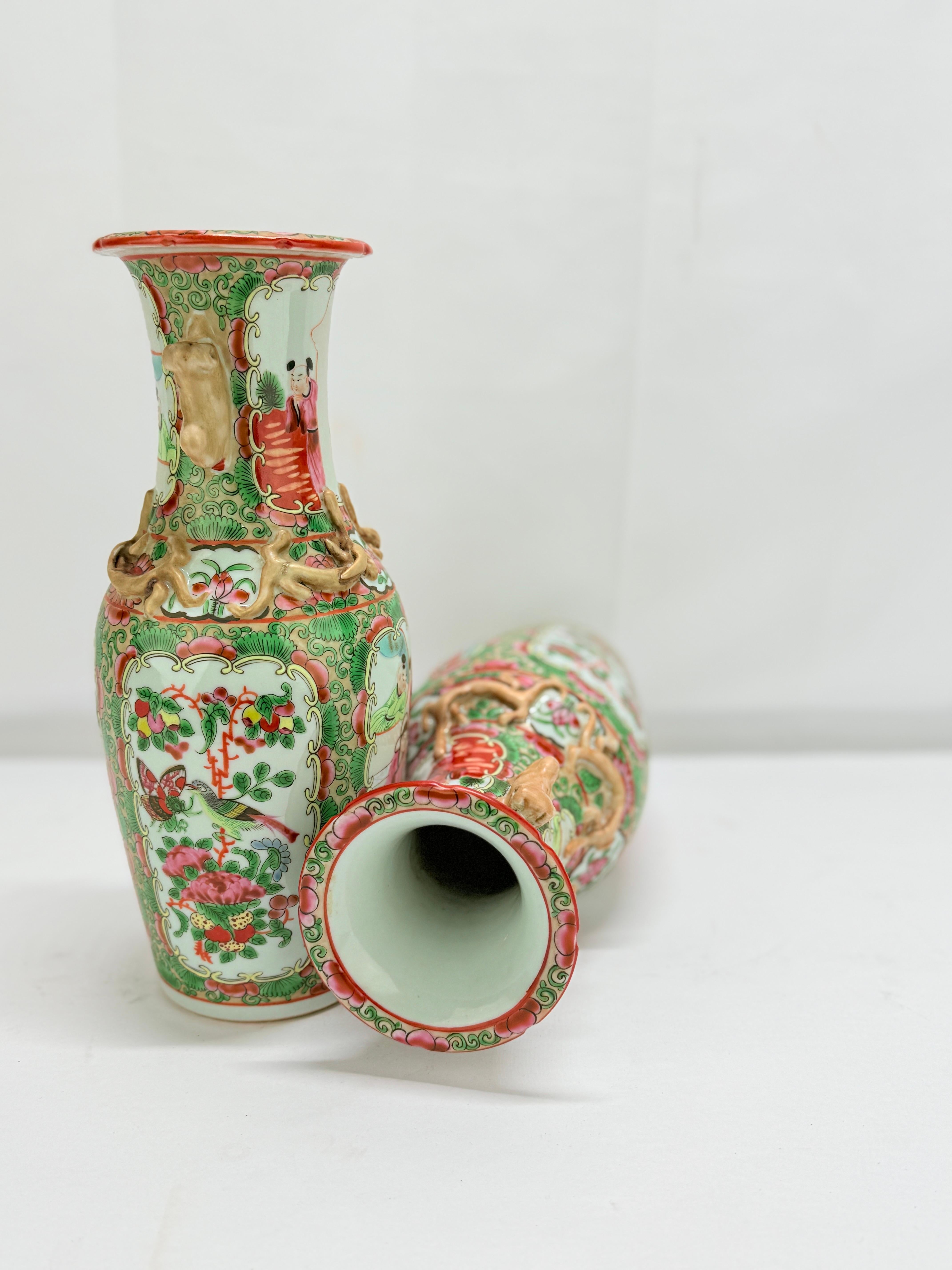 Pair of Chinese Export Famille Rose Vases, Late 19th Century For Sale 1