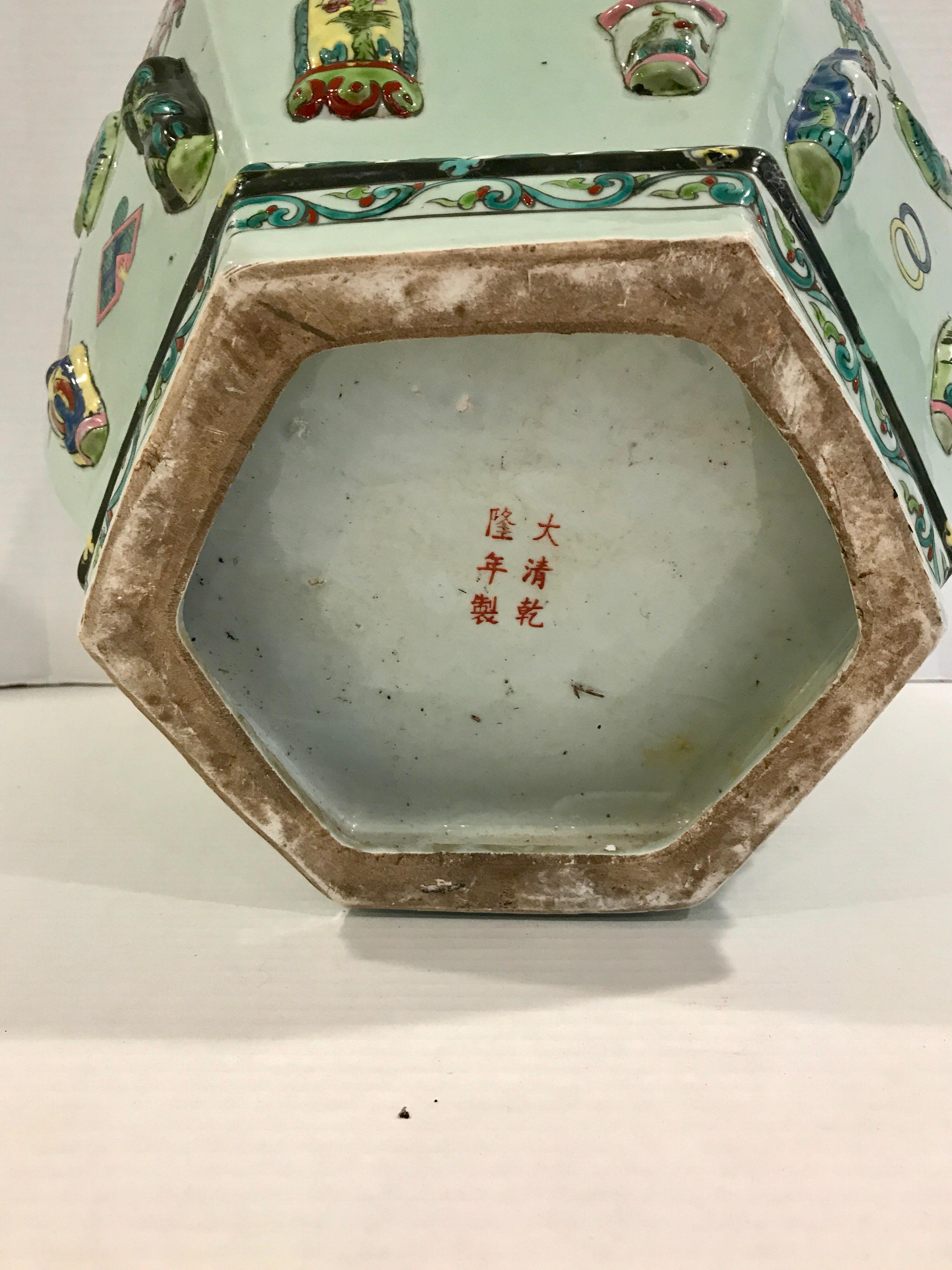 Pair of Chinese Export Famille Verte Hundred Antiques Hexagonal Jardinières For Sale 13