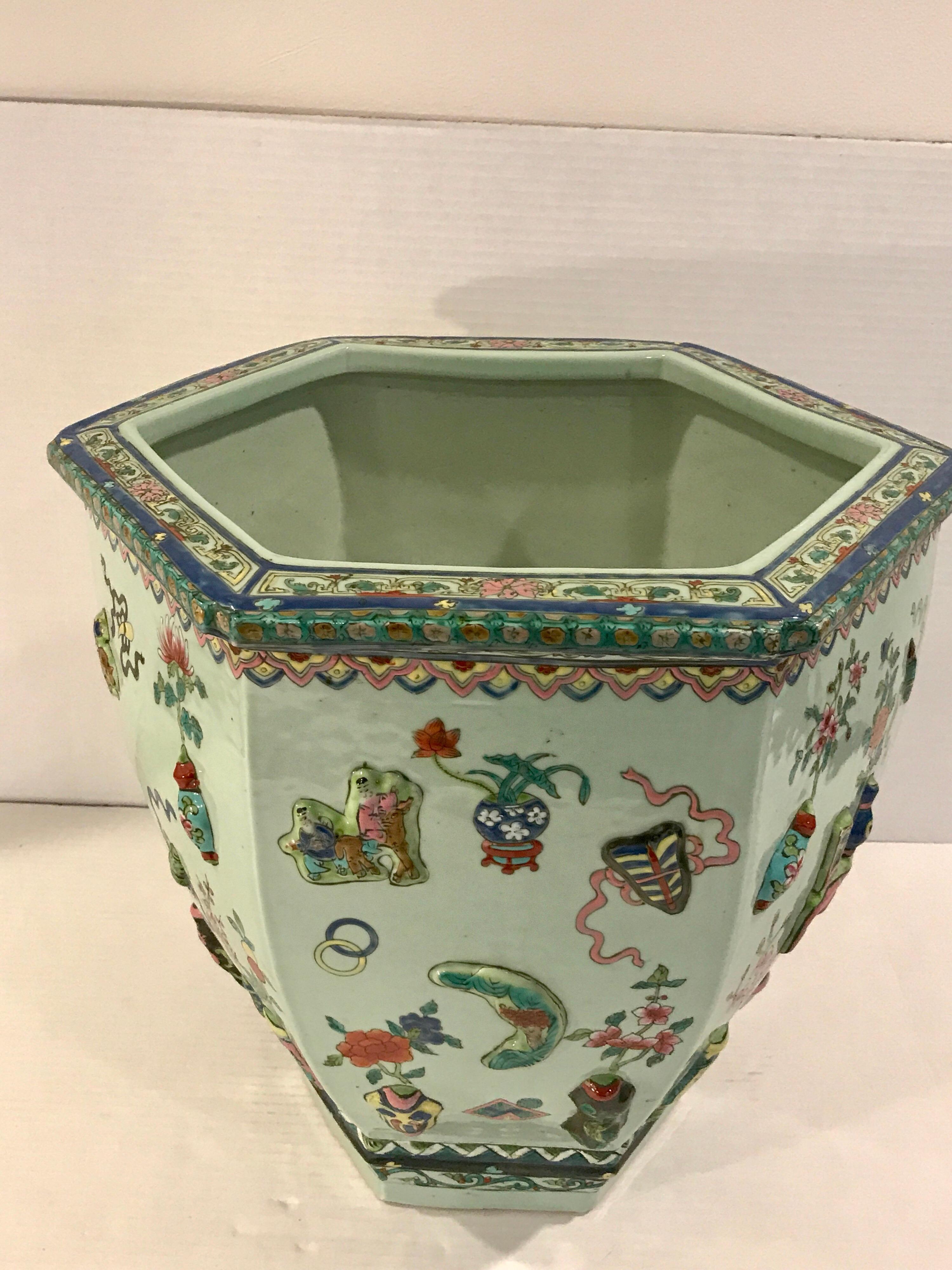 Pair of Chinese Export Famille Verte Jardinières 100 Antique Pattern, Late Qing 5