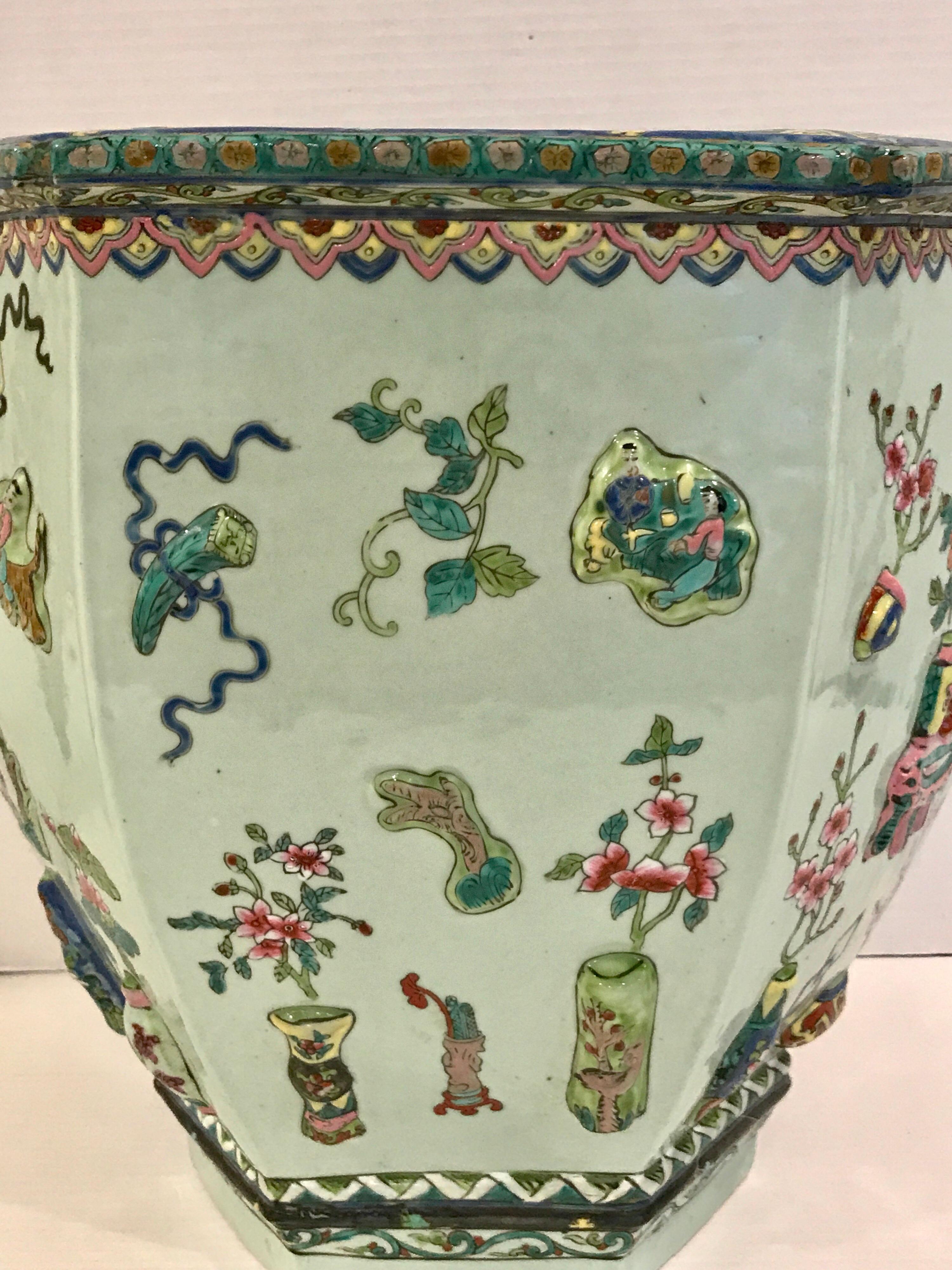 Paar chinesische Export Famille Verte Jardinières 100 Antike Muster, spätes Qing im Angebot 8