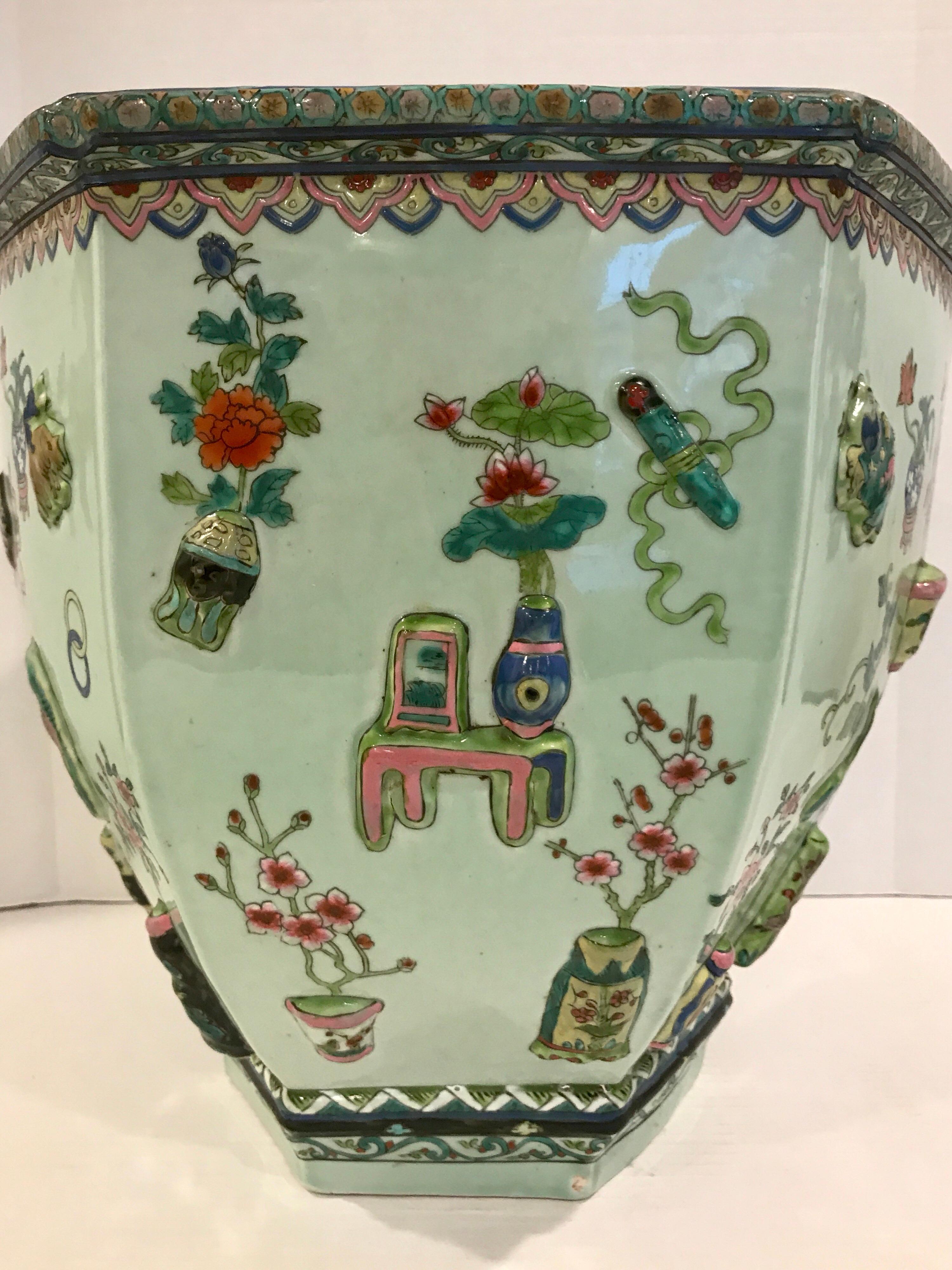 Pair of Chinese Export Famille Verte Jardinières 100 Antique Pattern, Late Qing For Sale 2