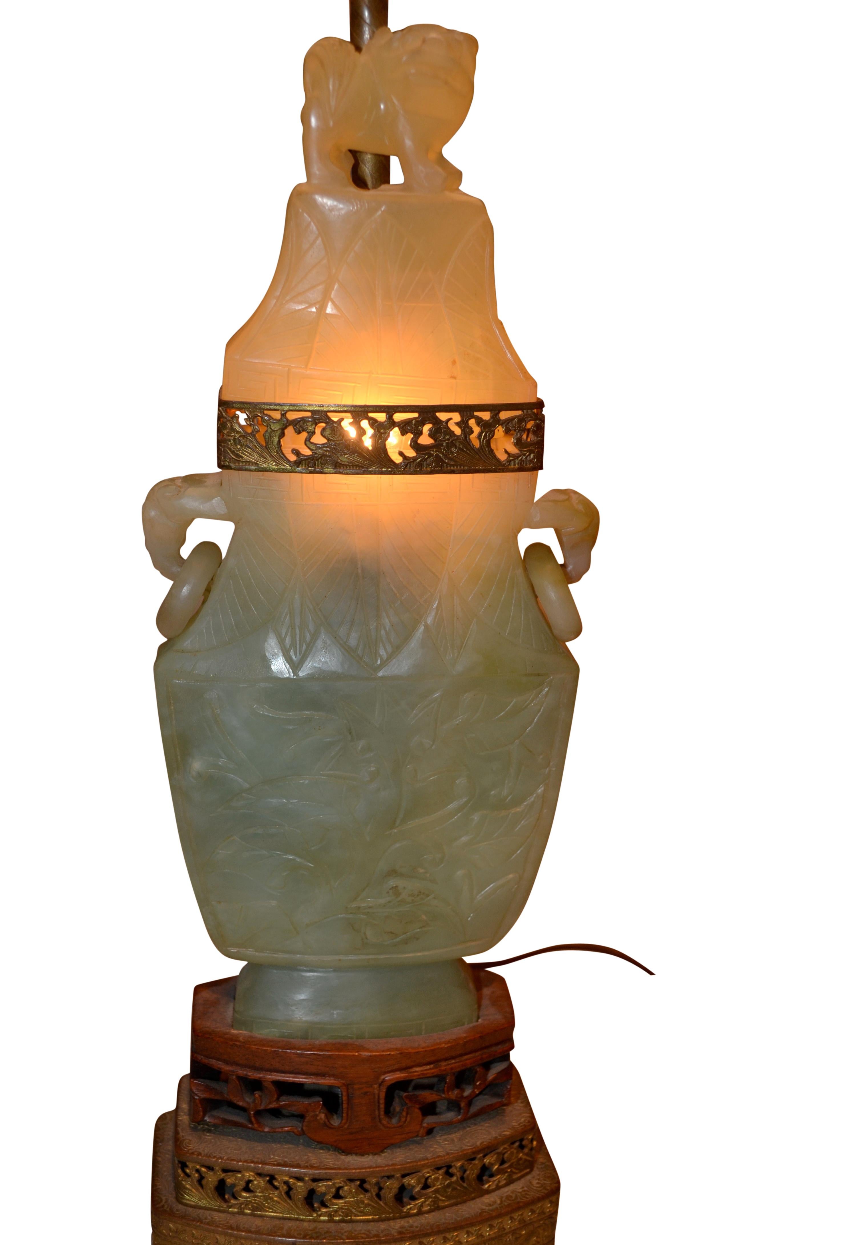 Asiatique Paire de lampes d'exportation chinoise en pierre de jadéite en vente
