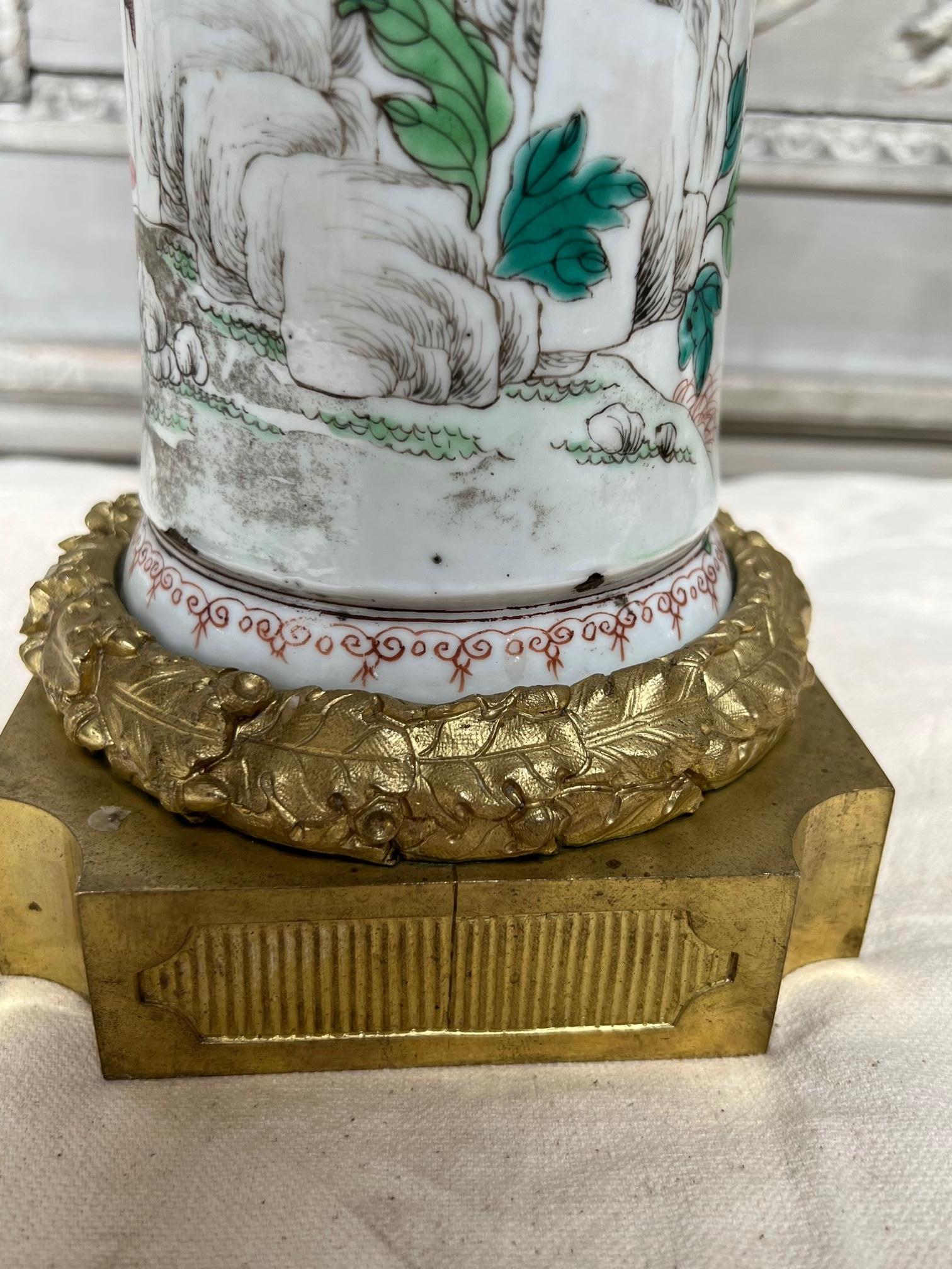 Paire de candélabres en porcelaine d'exportation chinoise et bronze français en vente 1