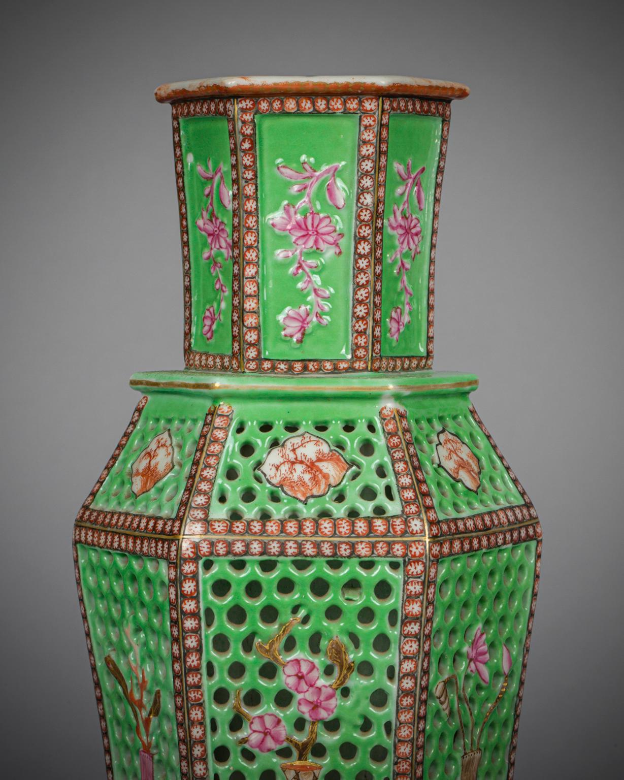 Mid-19th Century Pair of Chinese Export Porcelain Double-Walled Hexagonal Green Vases, circa 1860 For Sale
