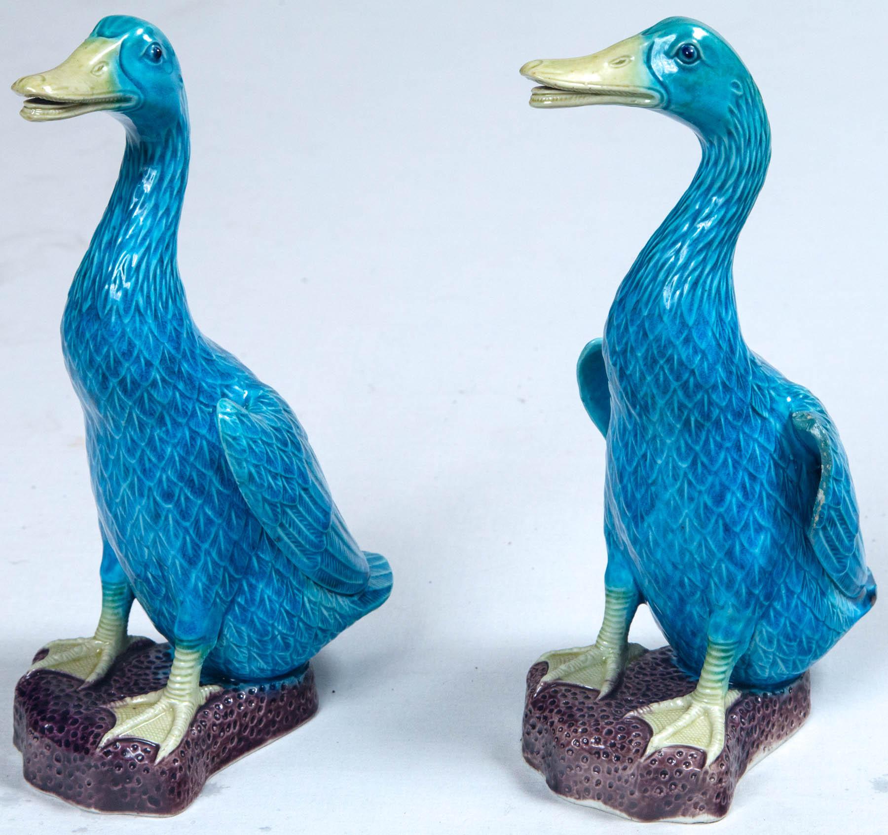 Pair of Chinese Export Porcelain Figural Ducks, 20th Century 2