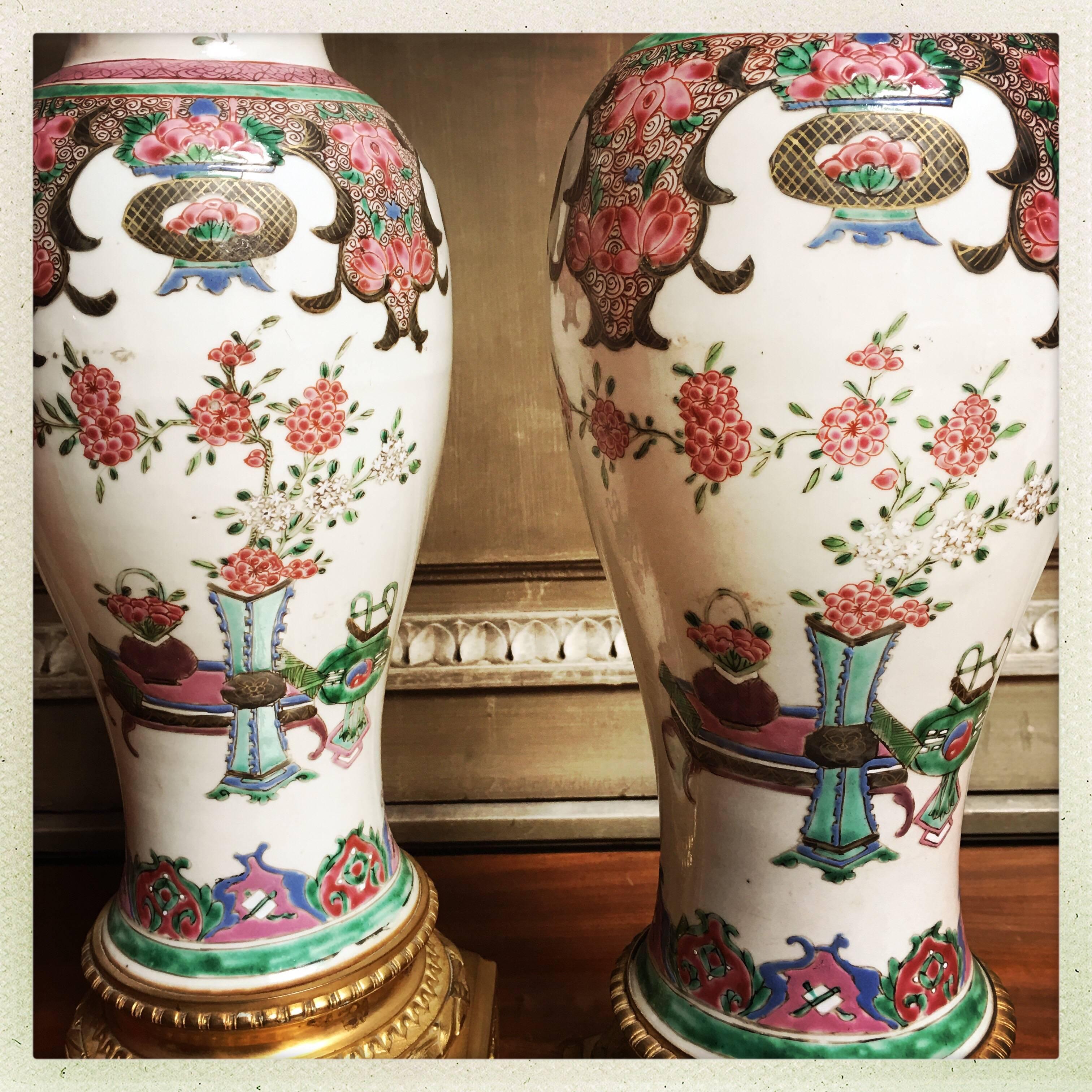 French Pair of Chinese Export Porcelain Lamp Bases For Sale