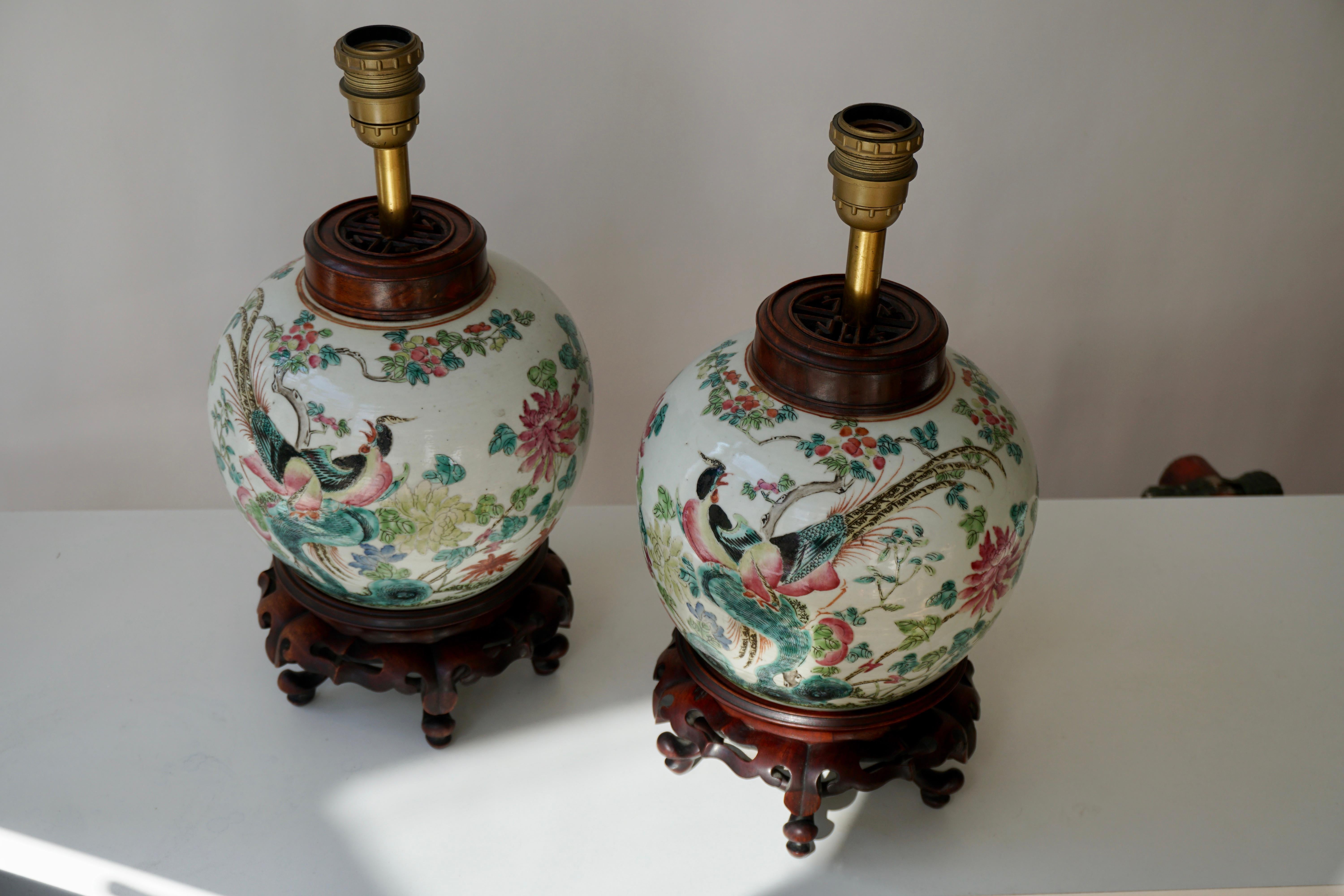 Pair of Chinese Export Porcelain Painted Ginger Jar Table Lamps with Birds In Good Condition In Antwerp, BE