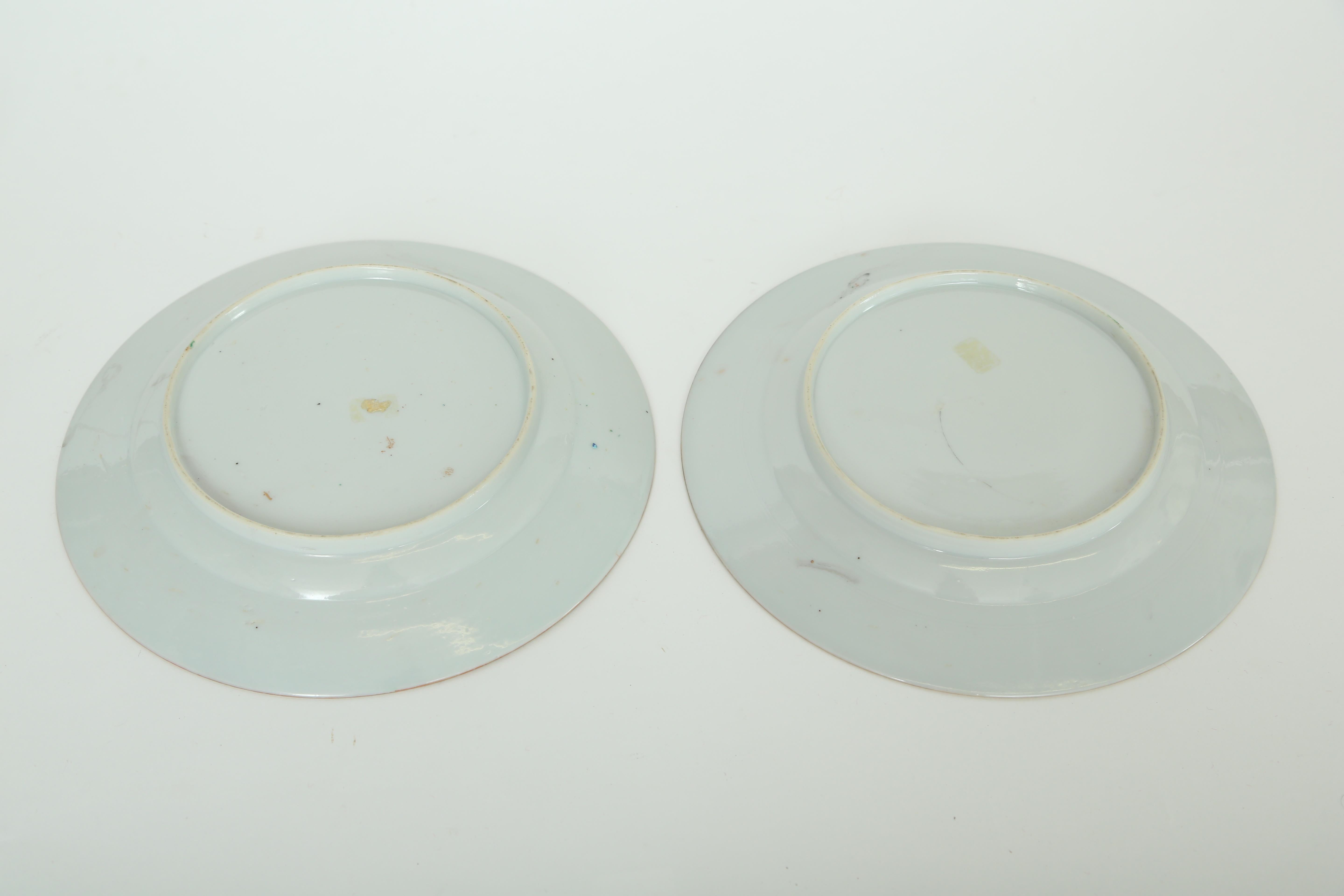 Early 20th Century Pair of Chinese Export Porcelain Plates in the Cabbage and Butterfly Pattern