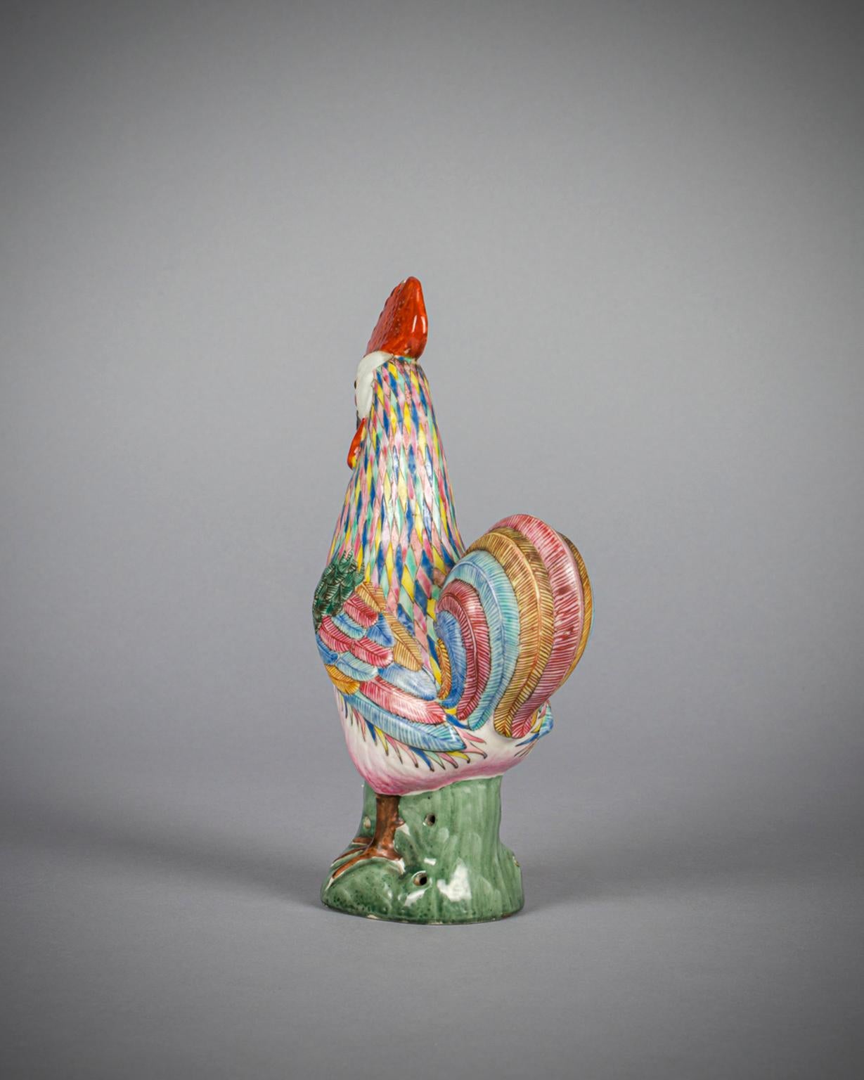 Pair of Chinese Export Porcelain Roosters, circa 1800 In Good Condition For Sale In New York, NY
