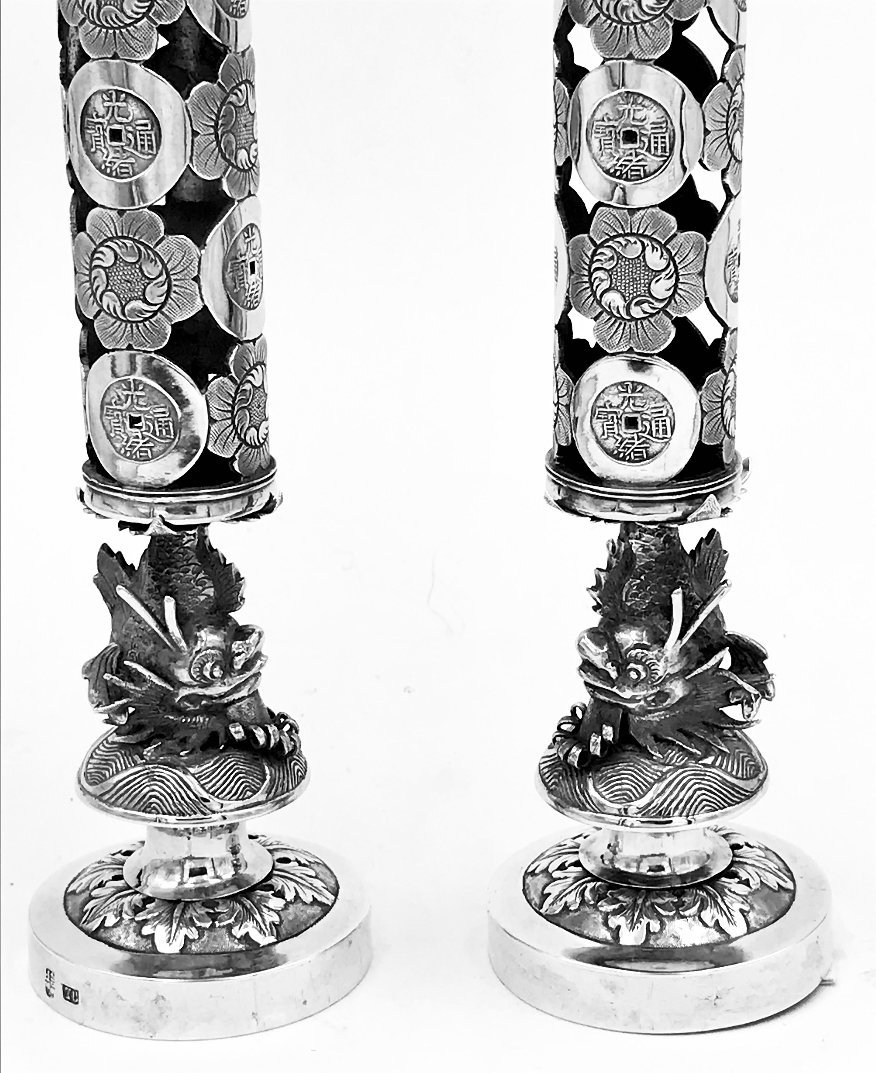 Pair of Chinese Export Silver Candlesticks In Good Condition For Sale In London, GB