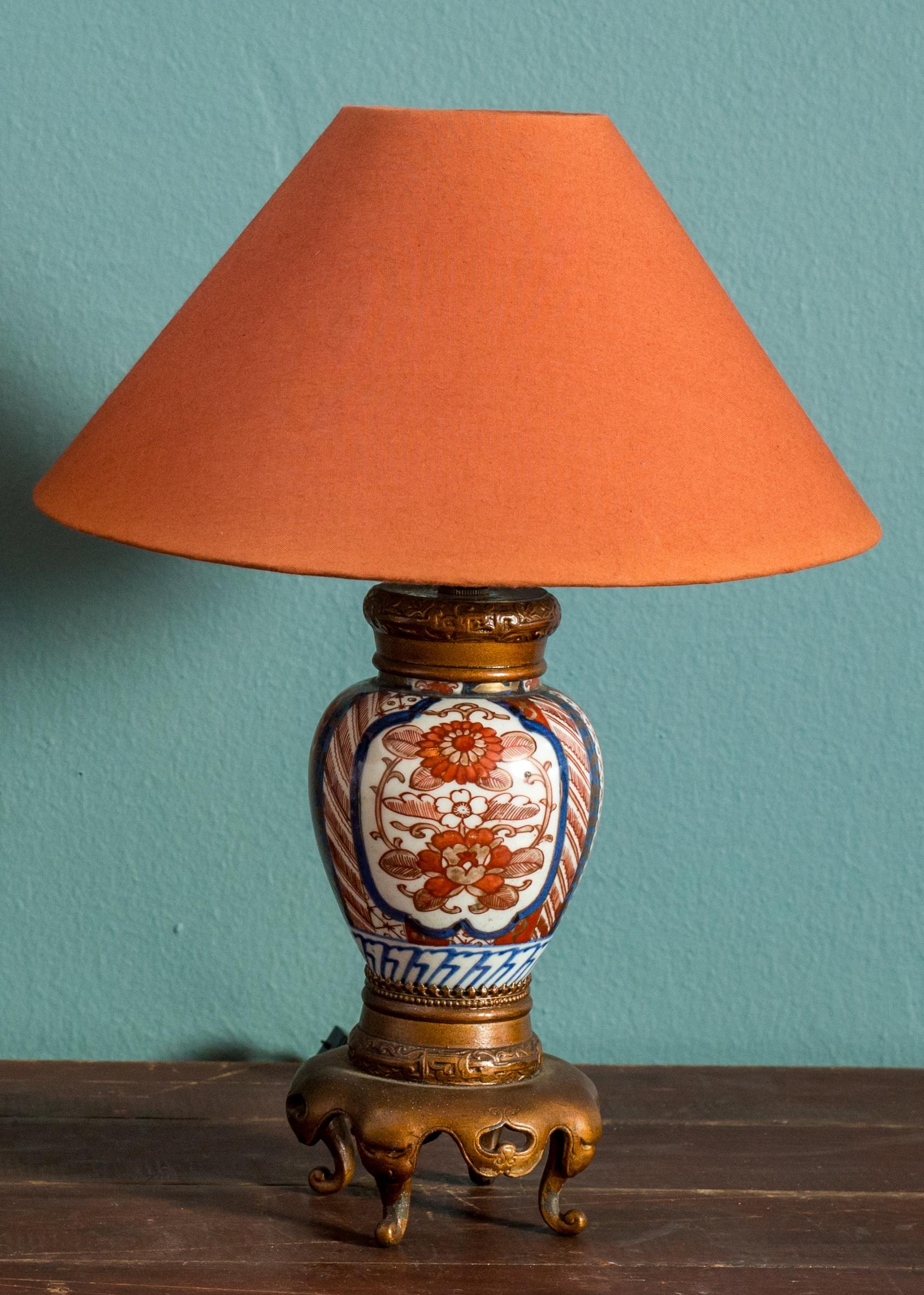 Pair of Chinese Export Vase Lamps In Good Condition In Houston, TX
