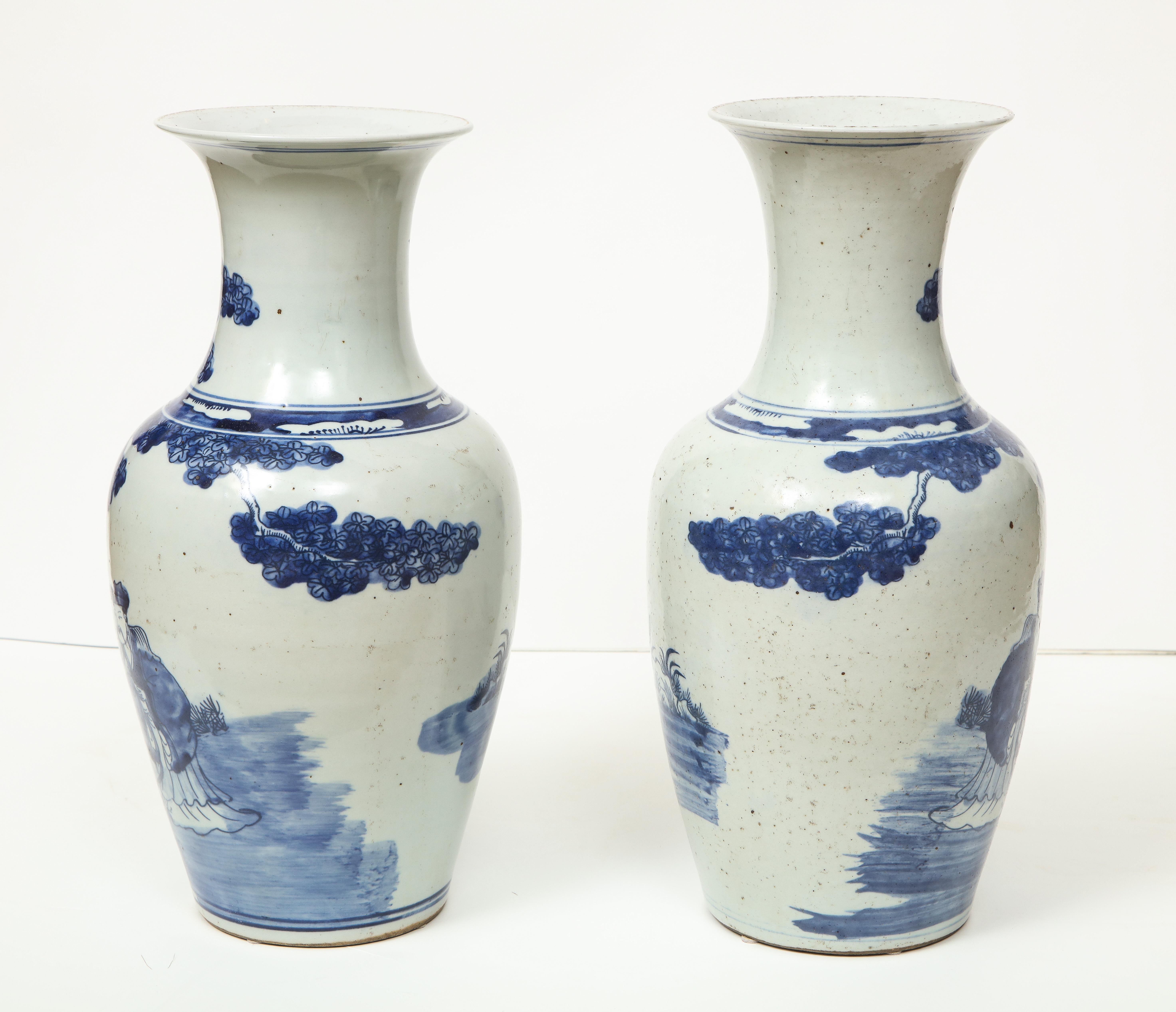 Pair of Chinese Export Vases 7